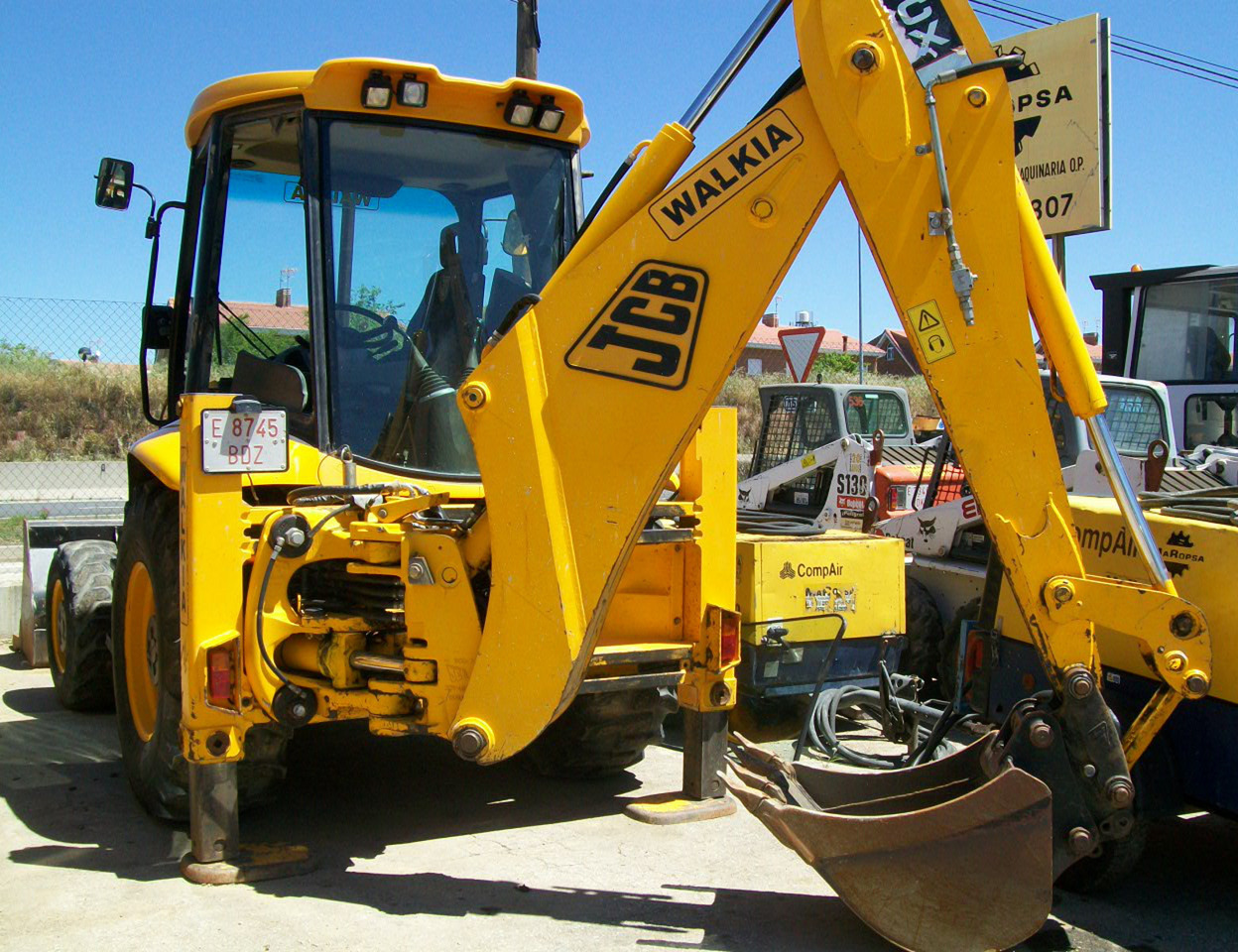 Pala Mixta JCB 3CX 4T - Kaivuri-trukki: kuva Pala Mixta JCB 3CX 4T - Kaivuri-trukki Pala Mixta JCB 3CX 4T - Kaivuri-trukki: kuva Pala Mixta JCB 3CX 4T - Kaivuri-trukki