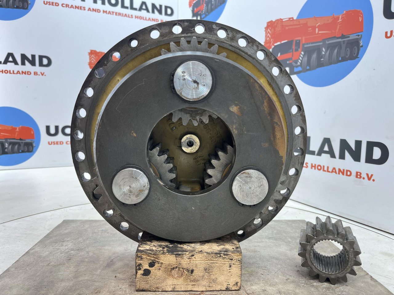 FAUN RTF 30 Planetary gear 15-23-63-36-3pl-H25-24 - Ajomoottori - Nosturi: kuva FAUN RTF 30 Planetary gear 15-23-63-36-3pl-H25-24 - Ajomoottori - Nosturi FAUN RTF 30 Planetary gear 15-23-63-36-3pl-H25-24 - Ajomoottori - Nosturi: kuva FAUN RTF 30 Planetary gear 15-23-63-36-3pl-H25-24 - Ajomoottori - Nosturi