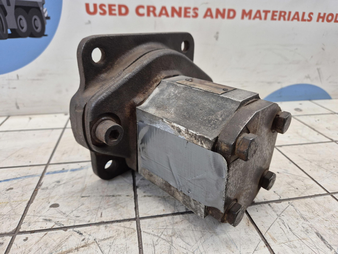 Gear pump - Hydraulipumppu - Ajoneuvonosturi: kuva Gear pump - Hydraulipumppu - Ajoneuvonosturi Gear pump - Hydraulipumppu - Ajoneuvonosturi: kuva Gear pump - Hydraulipumppu - Ajoneuvonosturi