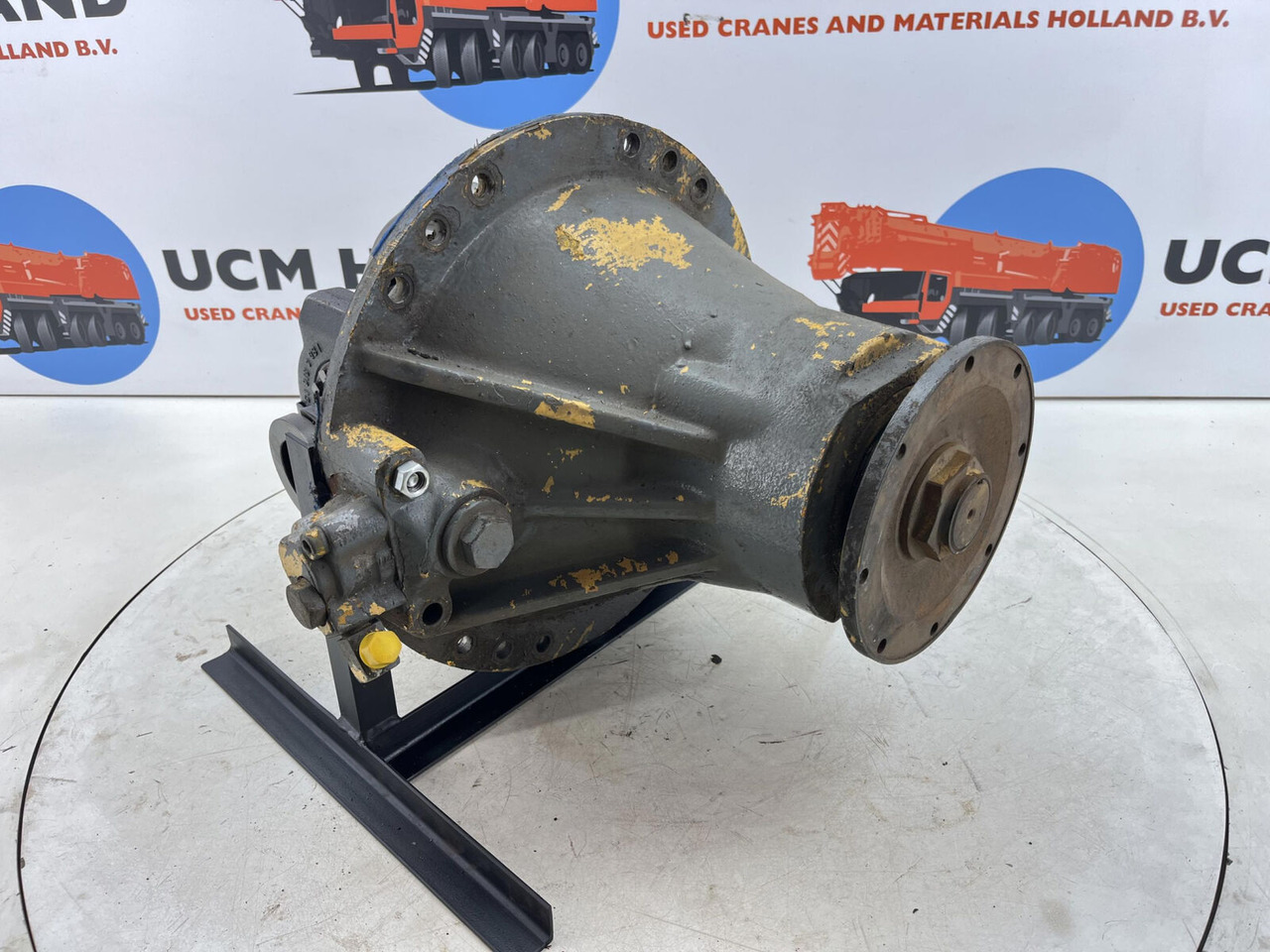 Grove AT 633 end differential 13x35 axle 2 - Differentiaali - Nosturi: kuva Grove AT 633 end differential 13x35 axle 2 - Differentiaali - Nosturi Grove AT 633 end differential 13x35 axle 2 - Differentiaali - Nosturi: kuva Grove AT 633 end differential 13x35 axle 2 - Differentiaali - Nosturi