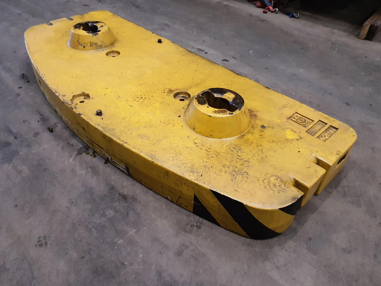 Grove GMK 3050 counterweight 3,5 ton - Vastapaino - Ajoneuvonosturi: kuva Grove GMK 3050 counterweight 3,5 ton - Vastapaino - Ajoneuvonosturi Grove GMK 3050 counterweight 3,5 ton - Vastapaino - Ajoneuvonosturi: kuva Grove GMK 3050 counterweight 3,5 ton - Vastapaino - Ajoneuvonosturi