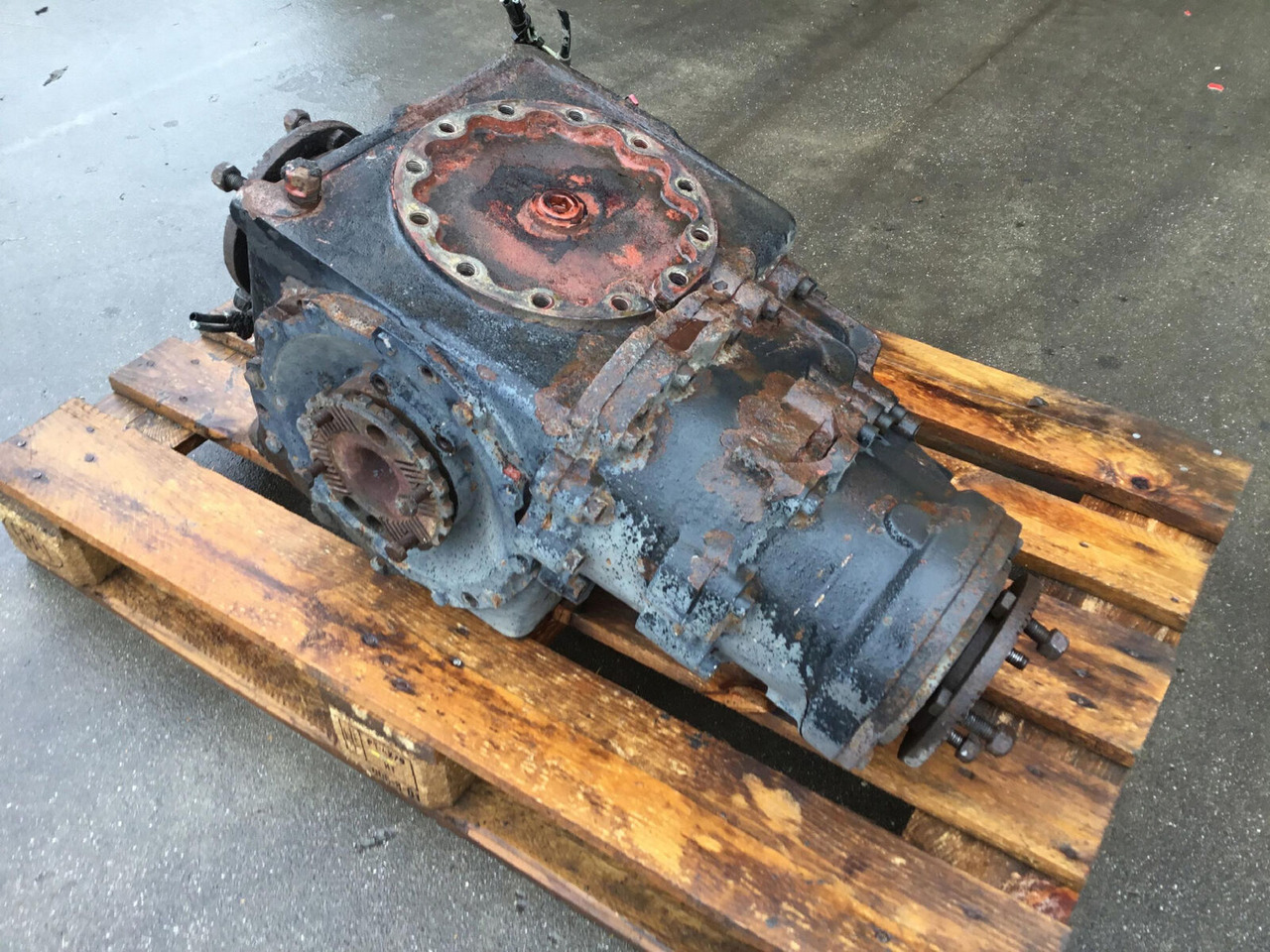 Grove GMK 5100 diff box axle 4 - Differentiaali - Ajoneuvonosturi: kuva Grove GMK 5100 diff box axle 4 - Differentiaali - Ajoneuvonosturi Grove GMK 5100 diff box axle 4 - Differentiaali - Ajoneuvonosturi: kuva Grove GMK 5100 diff box axle 4 - Differentiaali - Ajoneuvonosturi