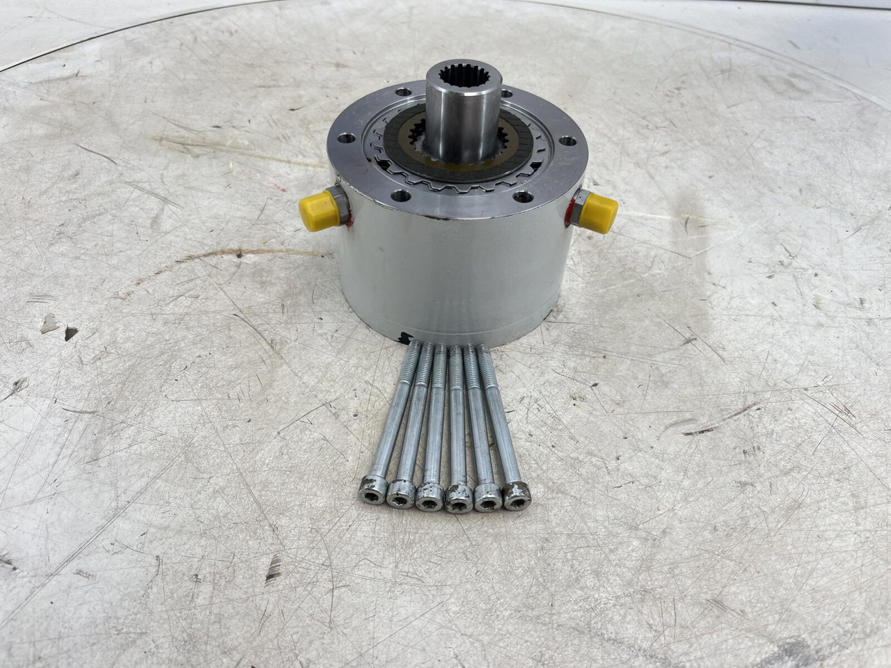 Grove GMK 5150 multiple-disk brake slewing gear - Kääntömoottori - Nosturi: kuva Grove GMK 5150 multiple-disk brake slewing gear - Kääntömoottori - Nosturi Grove GMK 5150 multiple-disk brake slewing gear - Kääntömoottori - Nosturi: kuva Grove GMK 5150 multiple-disk brake slewing gear - Kääntömoottori - Nosturi