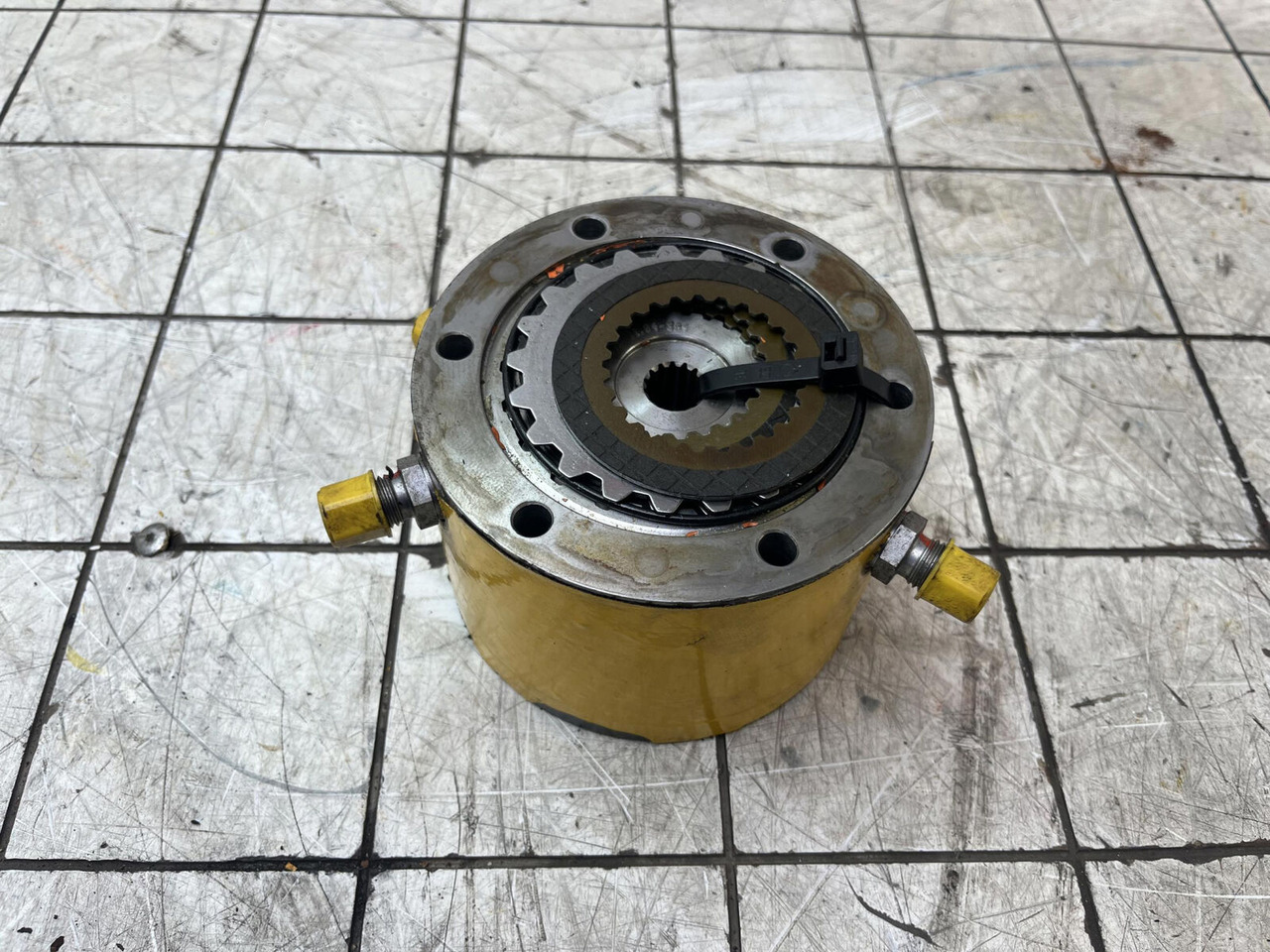 Grove GMK 6300 L multiple-disk brake - Kääntömoottori - Nosturi: kuva Grove GMK 6300 L multiple-disk brake - Kääntömoottori - Nosturi Grove GMK 6300 L multiple-disk brake - Kääntömoottori - Nosturi: kuva Grove GMK 6300 L multiple-disk brake - Kääntömoottori - Nosturi