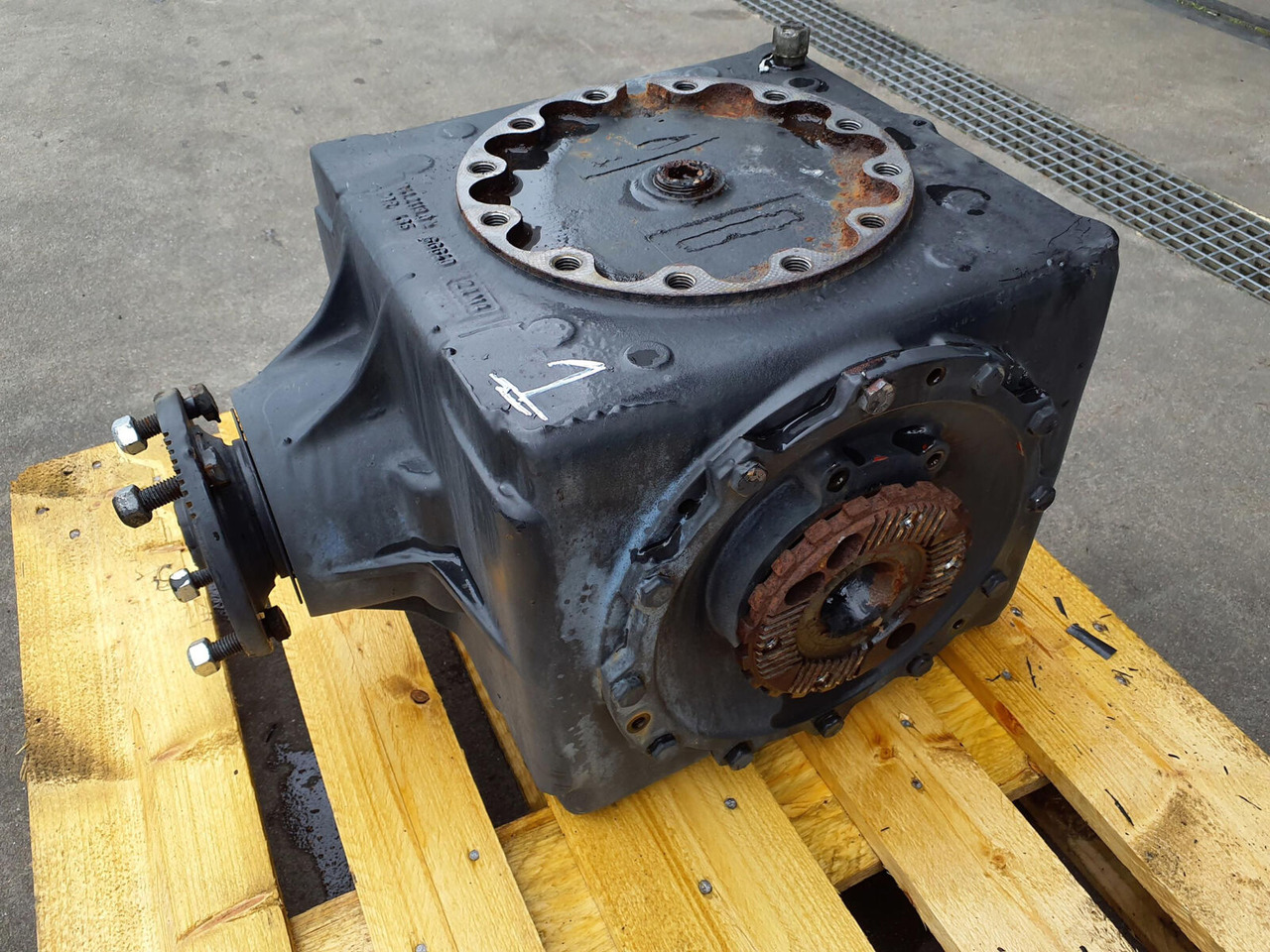 Grove GMK 6400 diff box axle 1 - Differentiaali - Ajoneuvonosturi: kuva Grove GMK 6400 diff box axle 1 - Differentiaali - Ajoneuvonosturi Grove GMK 6400 diff box axle 1 - Differentiaali - Ajoneuvonosturi: kuva Grove GMK 6400 diff box axle 1 - Differentiaali - Ajoneuvonosturi
