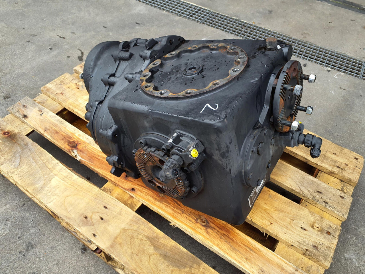 Grove GMK 6400 diff box axle2 - Differentiaali - Ajoneuvonosturi: kuva Grove GMK 6400 diff box axle2 - Differentiaali - Ajoneuvonosturi Grove GMK 6400 diff box axle2 - Differentiaali - Ajoneuvonosturi: kuva Grove GMK 6400 diff box axle2 - Differentiaali - Ajoneuvonosturi