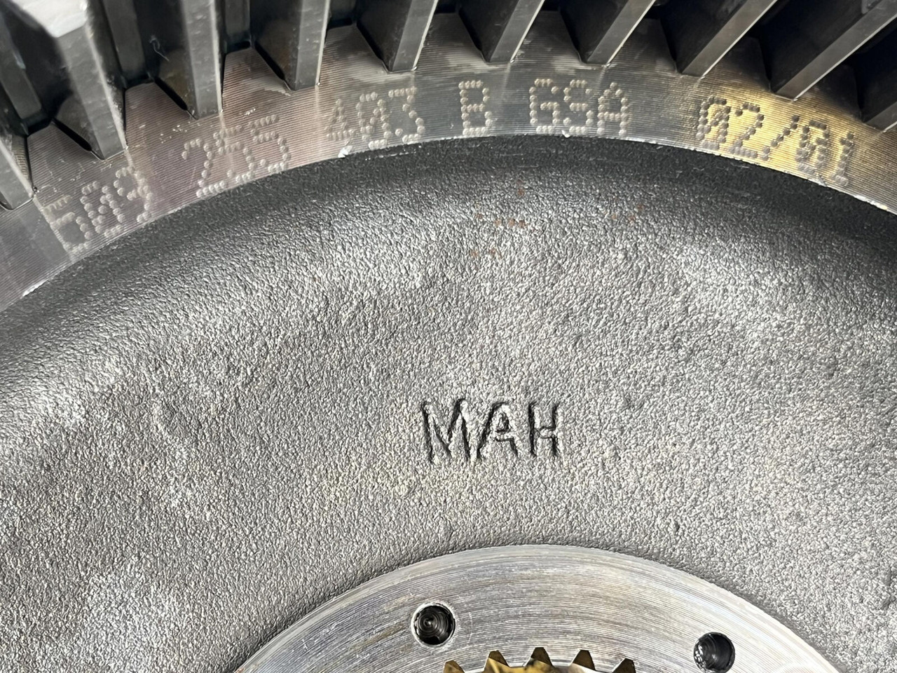 Ajomoottori - Ajoneuvonosturi Grove GMK planetary gear 12-23-60-34-3pl-H135-46: kuva Ajomoottori - Ajoneuvonosturi Grove GMK planetary gear 12-23-60-34-3pl-H135-46