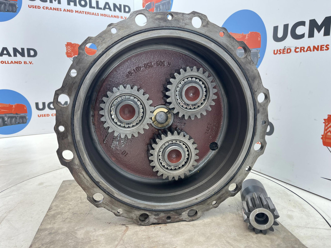 Grove GMK planetary gear 12-23-60-34-3pl-H135-46 - Ajomoottori - Ajoneuvonosturi: kuva Grove GMK planetary gear 12-23-60-34-3pl-H135-46 - Ajomoottori - Ajoneuvonosturi Grove GMK planetary gear 12-23-60-34-3pl-H135-46 - Ajomoottori - Ajoneuvonosturi: kuva Grove GMK planetary gear 12-23-60-34-3pl-H135-46 - Ajomoottori - Ajoneuvonosturi