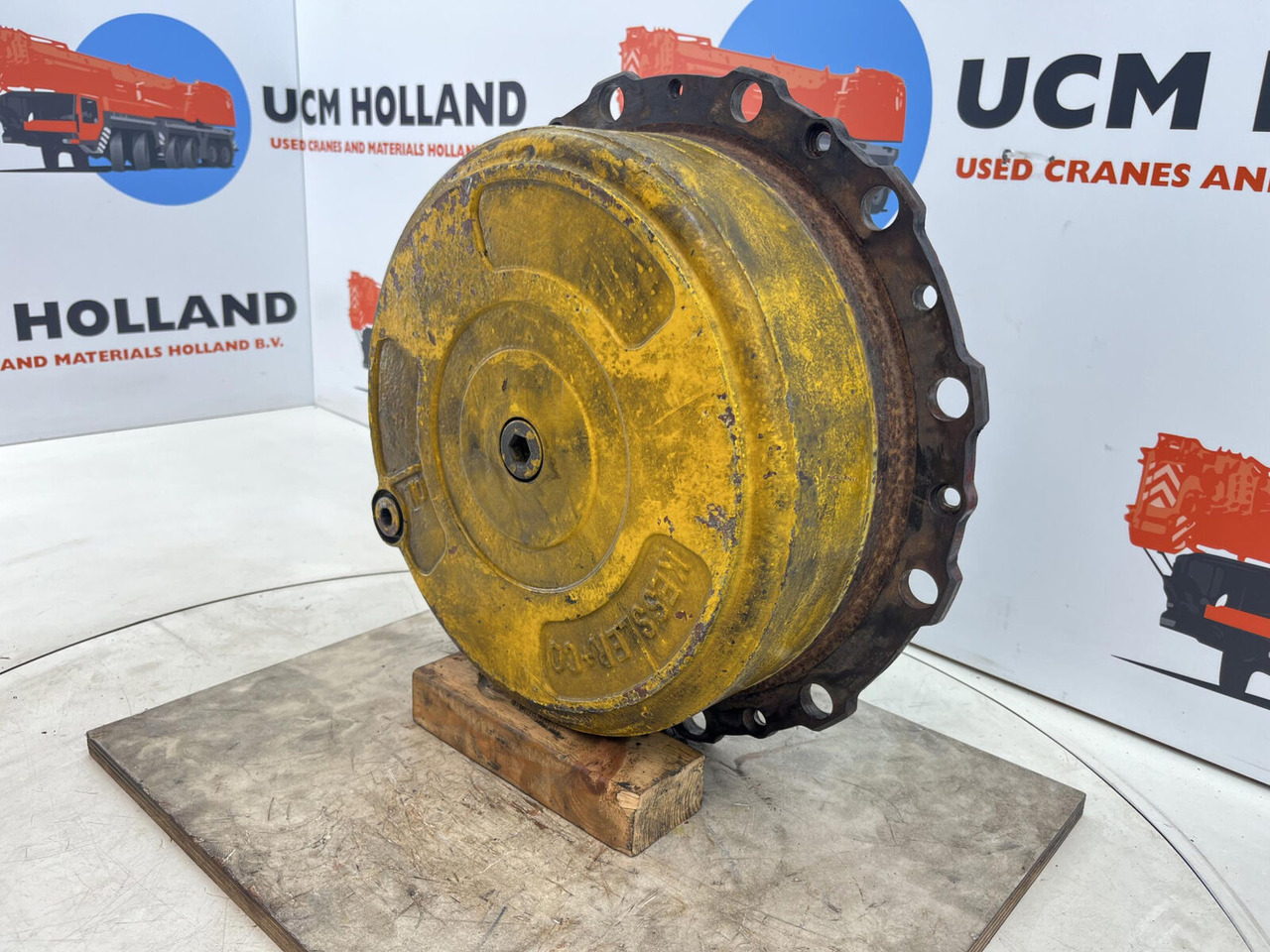 Grove GMK planetary gear 12-23-60-34-3pl-H135-46 - Ajomoottori - Ajoneuvonosturi: kuva Grove GMK planetary gear 12-23-60-34-3pl-H135-46 - Ajomoottori - Ajoneuvonosturi Grove GMK planetary gear 12-23-60-34-3pl-H135-46 - Ajomoottori - Ajoneuvonosturi: kuva Grove GMK planetary gear 12-23-60-34-3pl-H135-46 - Ajomoottori - Ajoneuvonosturi