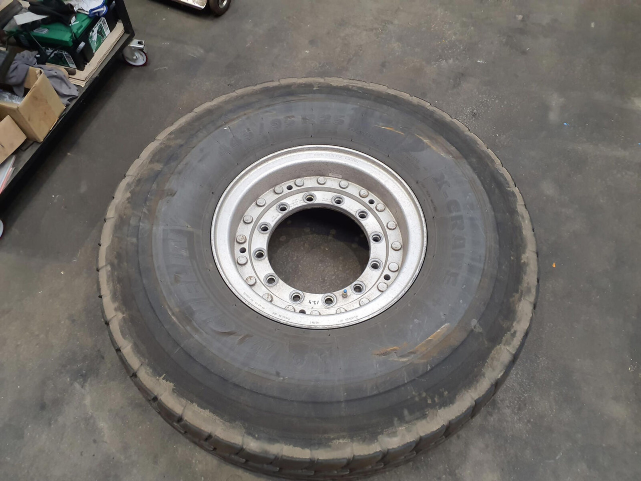 Grove Wheel 445/95R25 12 13.4 2p alu - Täydellinen pyörä - Nosturi: kuva Grove Wheel 445/95R25 12 13.4 2p alu - Täydellinen pyörä - Nosturi Grove Wheel 445/95R25 12 13.4 2p alu - Täydellinen pyörä - Nosturi: kuva Grove Wheel 445/95R25 12 13.4 2p alu - Täydellinen pyörä - Nosturi