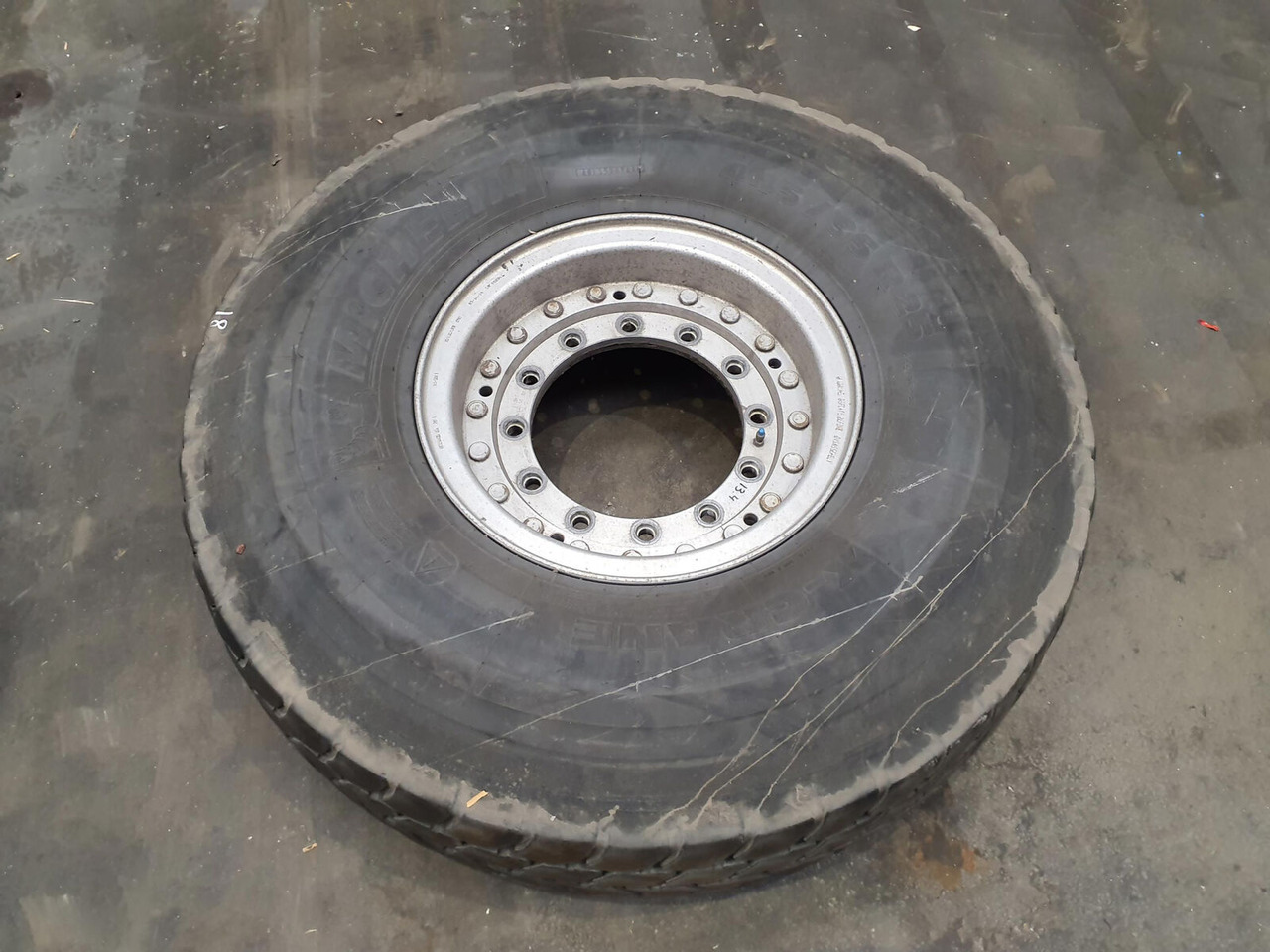 Grove Wheel 445/95R25 12 13.4 2p alu - Täydellinen pyörä - Nosturi: kuva Grove Wheel 445/95R25 12 13.4 2p alu - Täydellinen pyörä - Nosturi Grove Wheel 445/95R25 12 13.4 2p alu - Täydellinen pyörä - Nosturi: kuva Grove Wheel 445/95R25 12 13.4 2p alu - Täydellinen pyörä - Nosturi
