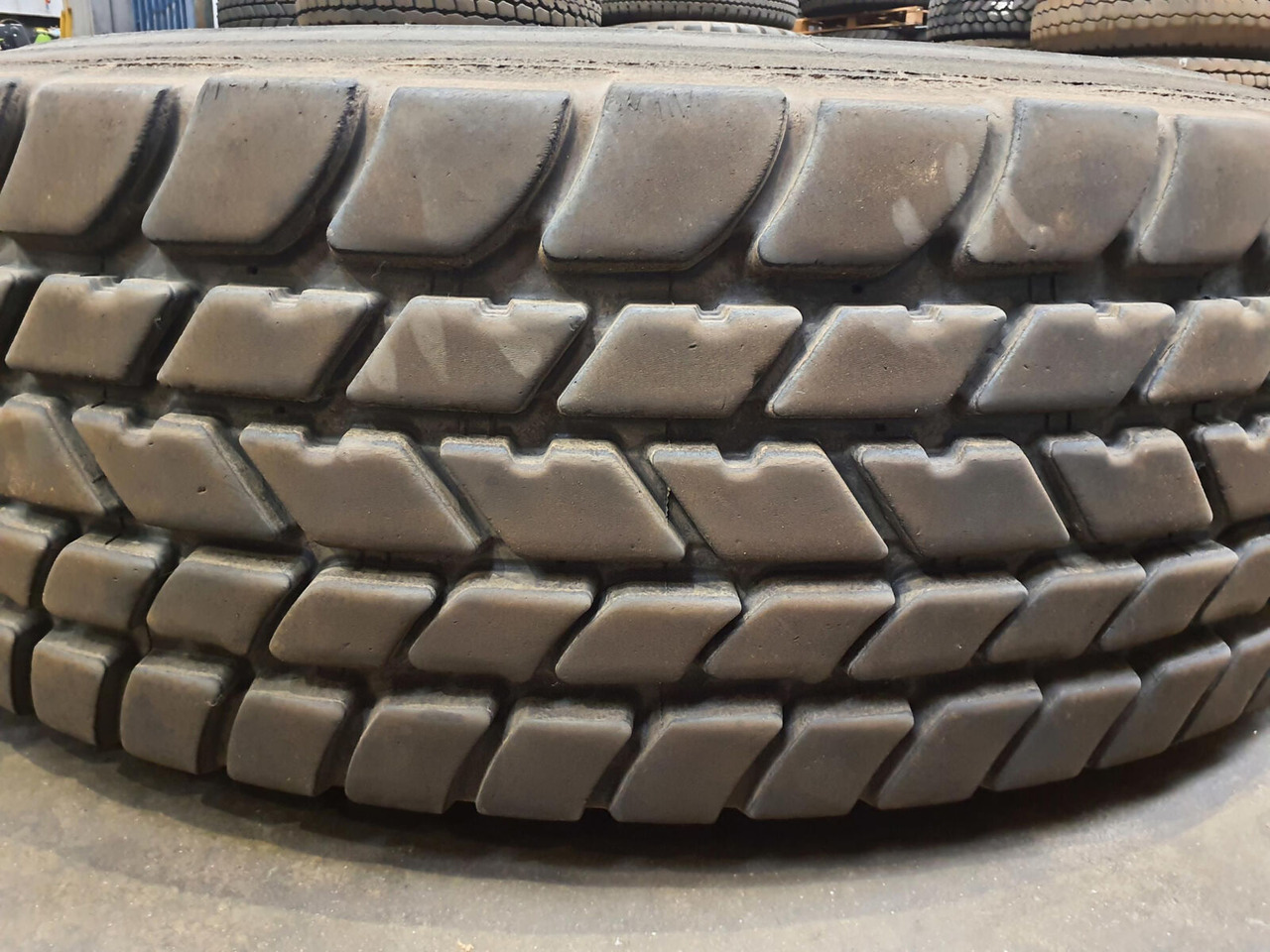 Grove Wheel 445/95R25 12 13.4 2p alu - Täydellinen pyörä - Nosturi: kuva Grove Wheel 445/95R25 12 13.4 2p alu - Täydellinen pyörä - Nosturi Grove Wheel 445/95R25 12 13.4 2p alu - Täydellinen pyörä - Nosturi: kuva Grove Wheel 445/95R25 12 13.4 2p alu - Täydellinen pyörä - Nosturi