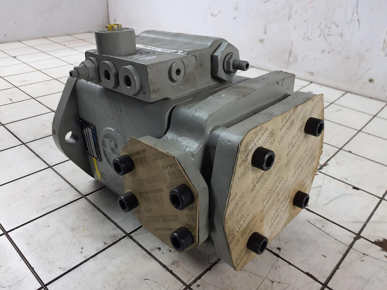 Hydromatik KMK 3045 / 4070 pump Hydromatik - Hydraulipumppu - Ajoneuvonosturi: kuva Hydromatik KMK 3045 / 4070 pump Hydromatik - Hydraulipumppu - Ajoneuvonosturi Hydromatik KMK 3045 / 4070 pump Hydromatik - Hydraulipumppu - Ajoneuvonosturi: kuva Hydromatik KMK 3045 / 4070 pump Hydromatik - Hydraulipumppu - Ajoneuvonosturi