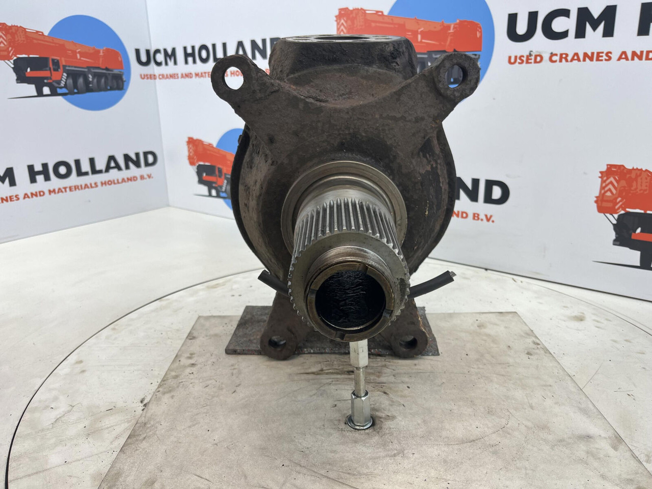 Krupp 70 GMT Steering knuckle axle 1 - Olka-akseli - Ajoneuvonosturi: kuva Krupp 70 GMT Steering knuckle axle 1 - Olka-akseli - Ajoneuvonosturi Krupp 70 GMT Steering knuckle axle 1 - Olka-akseli - Ajoneuvonosturi: kuva Krupp 70 GMT Steering knuckle axle 1 - Olka-akseli - Ajoneuvonosturi