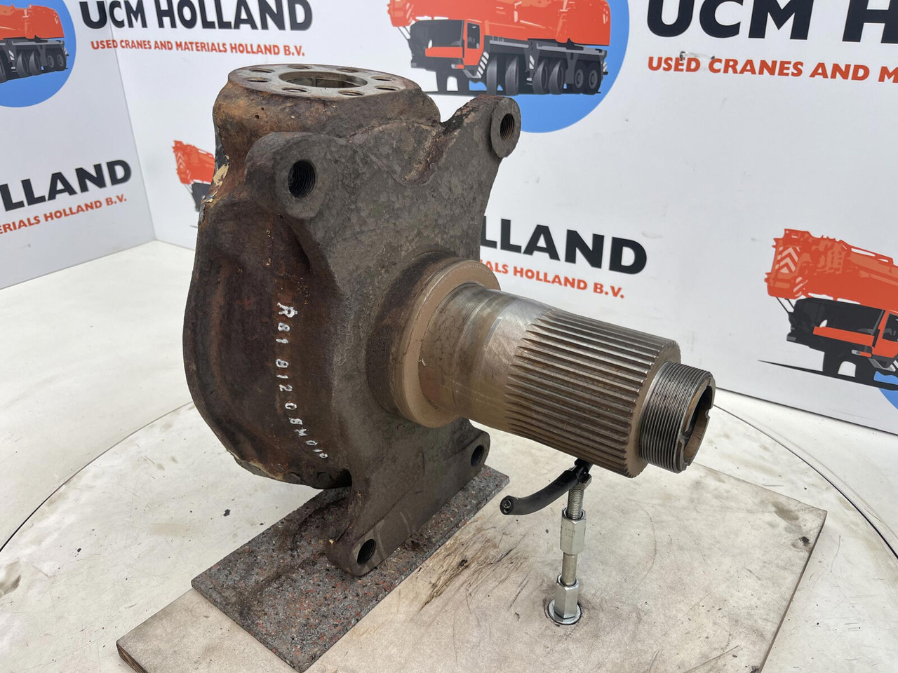 Krupp 70 GMT Steering knuckle axle 2 - Olka-akseli - Ajoneuvonosturi: kuva Krupp 70 GMT Steering knuckle axle 2 - Olka-akseli - Ajoneuvonosturi Krupp 70 GMT Steering knuckle axle 2 - Olka-akseli - Ajoneuvonosturi: kuva Krupp 70 GMT Steering knuckle axle 2 - Olka-akseli - Ajoneuvonosturi