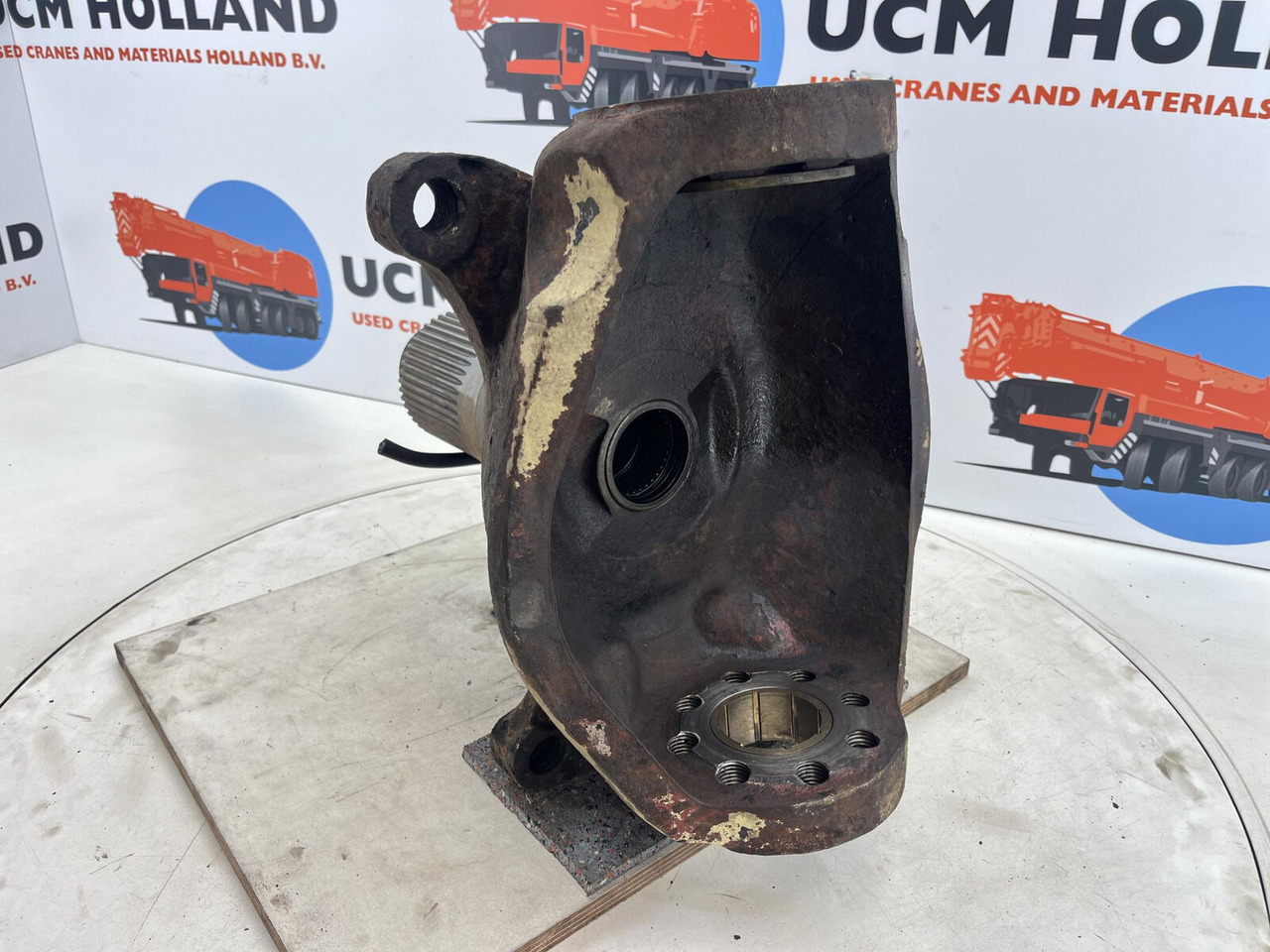 Krupp 70 GMT Steering knuckle axle 2 - Olka-akseli - Ajoneuvonosturi: kuva Krupp 70 GMT Steering knuckle axle 2 - Olka-akseli - Ajoneuvonosturi Krupp 70 GMT Steering knuckle axle 2 - Olka-akseli - Ajoneuvonosturi: kuva Krupp 70 GMT Steering knuckle axle 2 - Olka-akseli - Ajoneuvonosturi