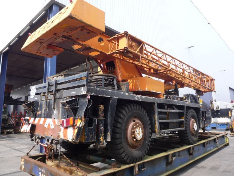 Krupp KMK 2025 for parts - Ajoneuvonosturi: kuva Krupp KMK 2025 for parts - Ajoneuvonosturi Krupp KMK 2025 for parts - Ajoneuvonosturi: kuva Krupp KMK 2025 for parts - Ajoneuvonosturi