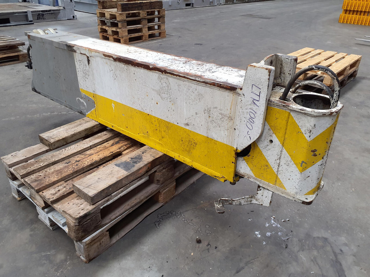 Liebherr LTM 1090-2 outrigger beam - Ripustin - Nosturi: kuva Liebherr LTM 1090-2 outrigger beam - Ripustin - Nosturi Liebherr LTM 1090-2 outrigger beam - Ripustin - Nosturi: kuva Liebherr LTM 1090-2 outrigger beam - Ripustin - Nosturi