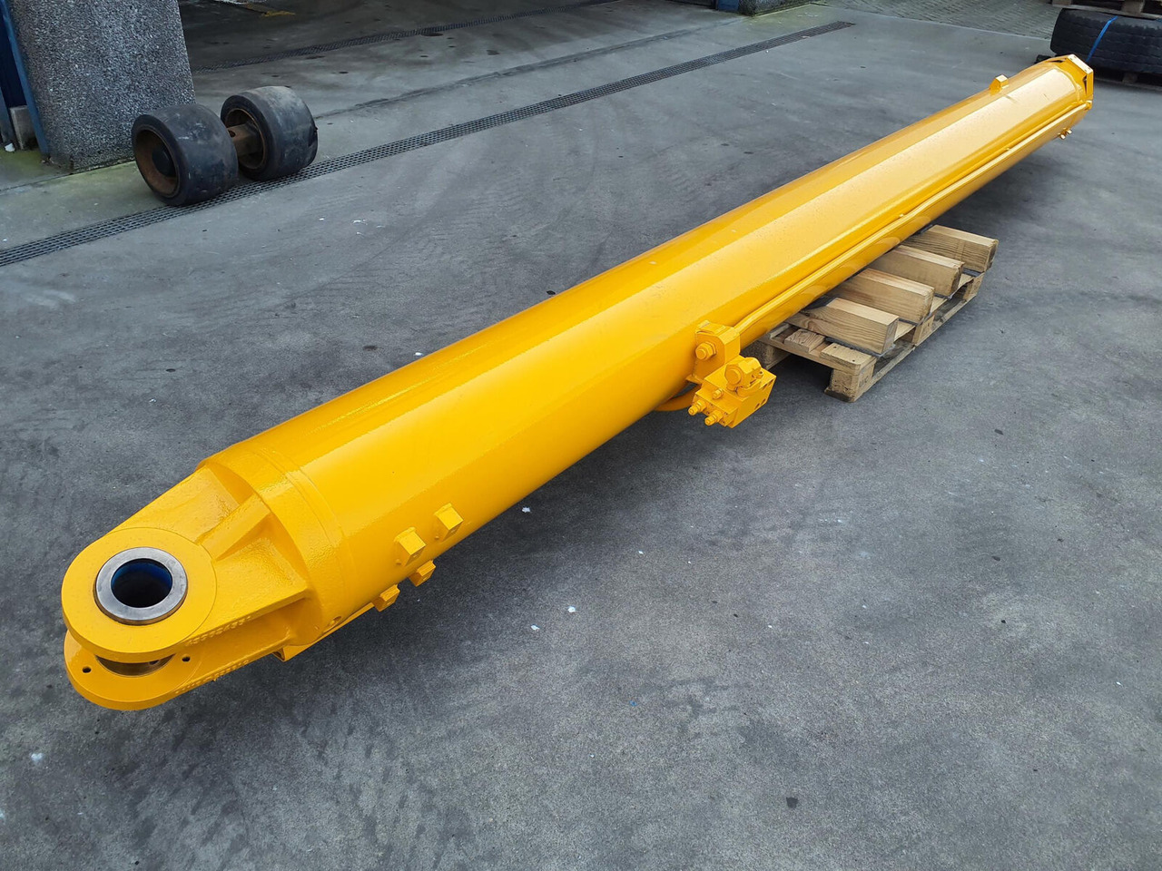 Liebherr LTM 1400-7.1 Boom cylinder left - Hydraulisylinteri - Ajoneuvonosturi: kuva Liebherr LTM 1400-7.1 Boom cylinder left - Hydraulisylinteri - Ajoneuvonosturi Liebherr LTM 1400-7.1 Boom cylinder left - Hydraulisylinteri - Ajoneuvonosturi: kuva Liebherr LTM 1400-7.1 Boom cylinder left - Hydraulisylinteri - Ajoneuvonosturi