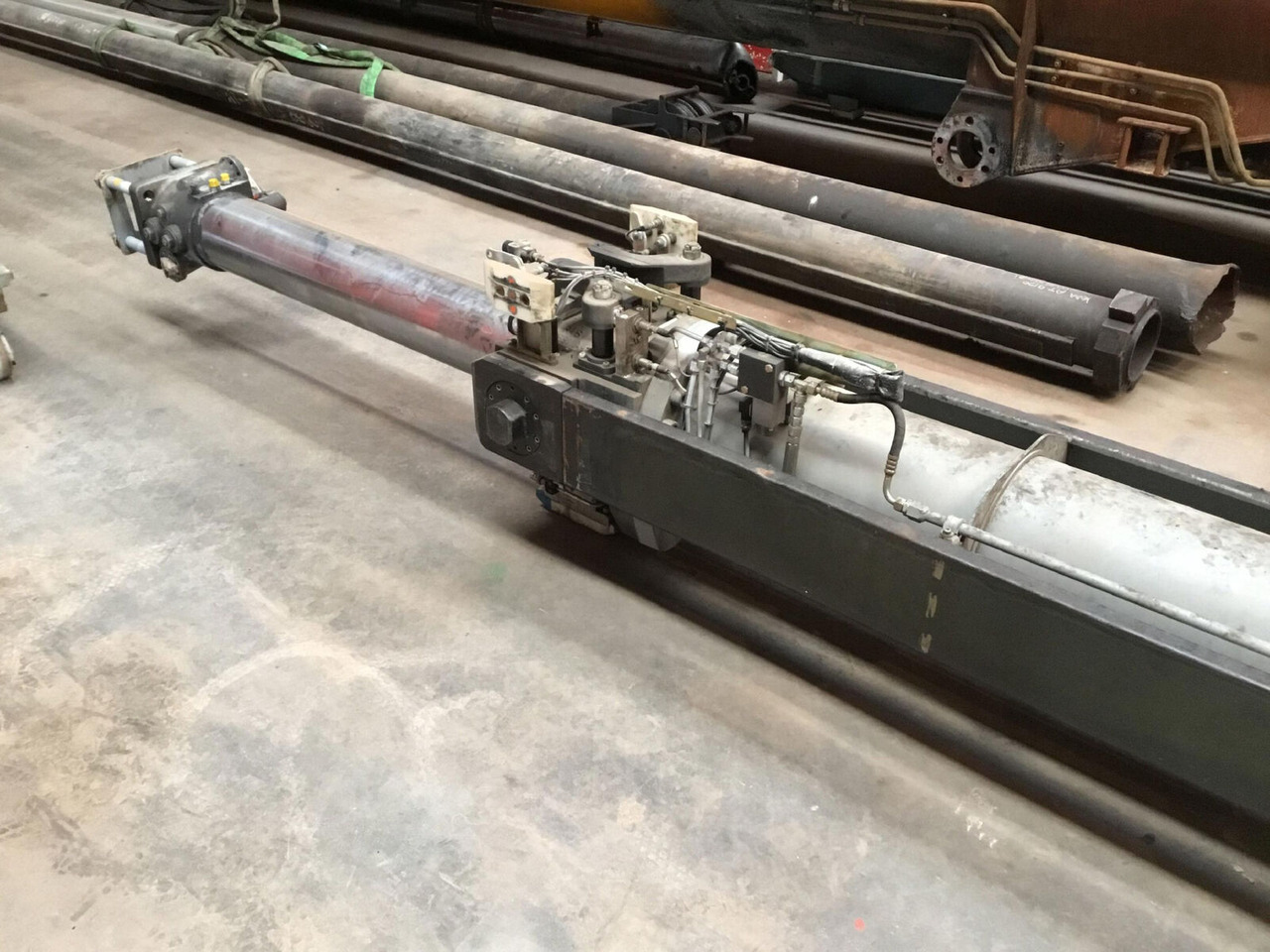 Liebherr LTM 1400 7.1 telescopic cylinder - Hydraulisylinteri - Ajoneuvonosturi: kuva Liebherr LTM 1400 7.1 telescopic cylinder - Hydraulisylinteri - Ajoneuvonosturi Liebherr LTM 1400 7.1 telescopic cylinder - Hydraulisylinteri - Ajoneuvonosturi: kuva Liebherr LTM 1400 7.1 telescopic cylinder - Hydraulisylinteri - Ajoneuvonosturi
