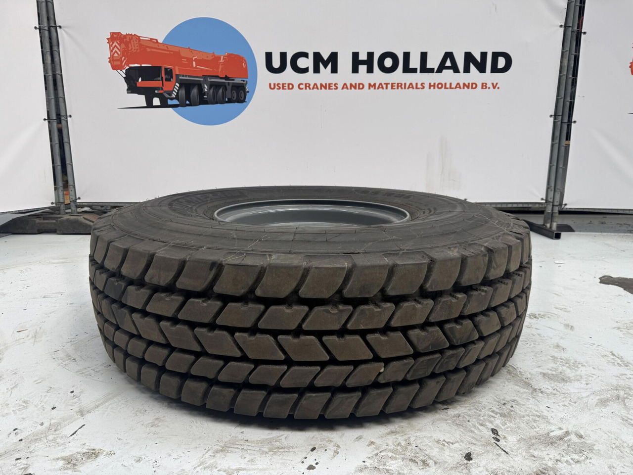 Liebherr Wheel 445/95 R25 10 12 1p - Täydellinen pyörä - Nosturi: kuva Liebherr Wheel 445/95 R25 10 12 1p - Täydellinen pyörä - Nosturi Liebherr Wheel 445/95 R25 10 12 1p - Täydellinen pyörä - Nosturi: kuva Liebherr Wheel 445/95 R25 10 12 1p - Täydellinen pyörä - Nosturi