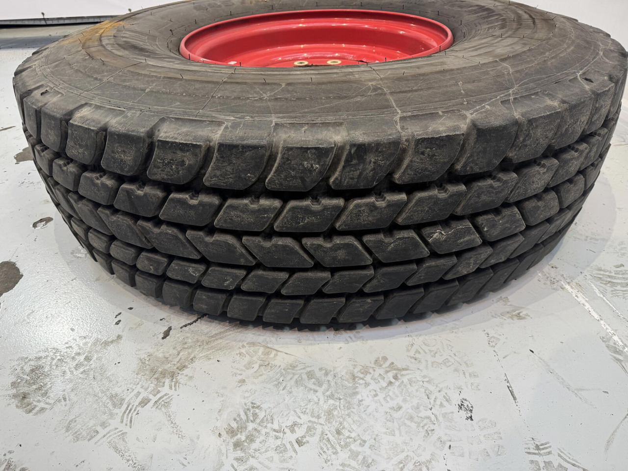 Liebherr Wheel 445/95R25 10 12 1p - Täydellinen pyörä - Nosturi: kuva Liebherr Wheel 445/95R25 10 12 1p - Täydellinen pyörä - Nosturi Liebherr Wheel 445/95R25 10 12 1p - Täydellinen pyörä - Nosturi: kuva Liebherr Wheel 445/95R25 10 12 1p - Täydellinen pyörä - Nosturi