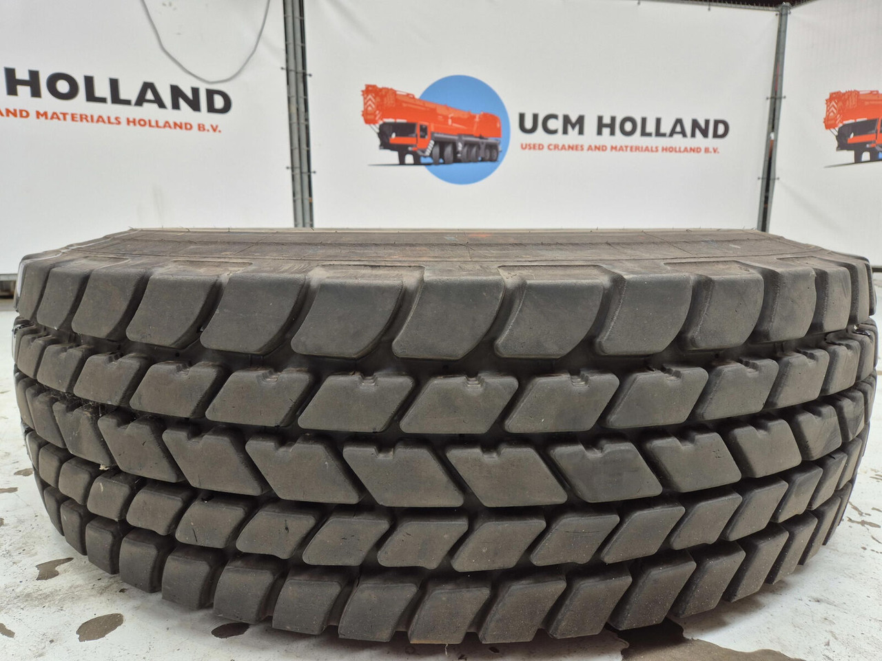 Liebherr Wheel 445/95R25 10 12 1p - Täydellinen pyörä - Nosturi: kuva Liebherr Wheel 445/95R25 10 12 1p - Täydellinen pyörä - Nosturi Liebherr Wheel 445/95R25 10 12 1p - Täydellinen pyörä - Nosturi: kuva Liebherr Wheel 445/95R25 10 12 1p - Täydellinen pyörä - Nosturi