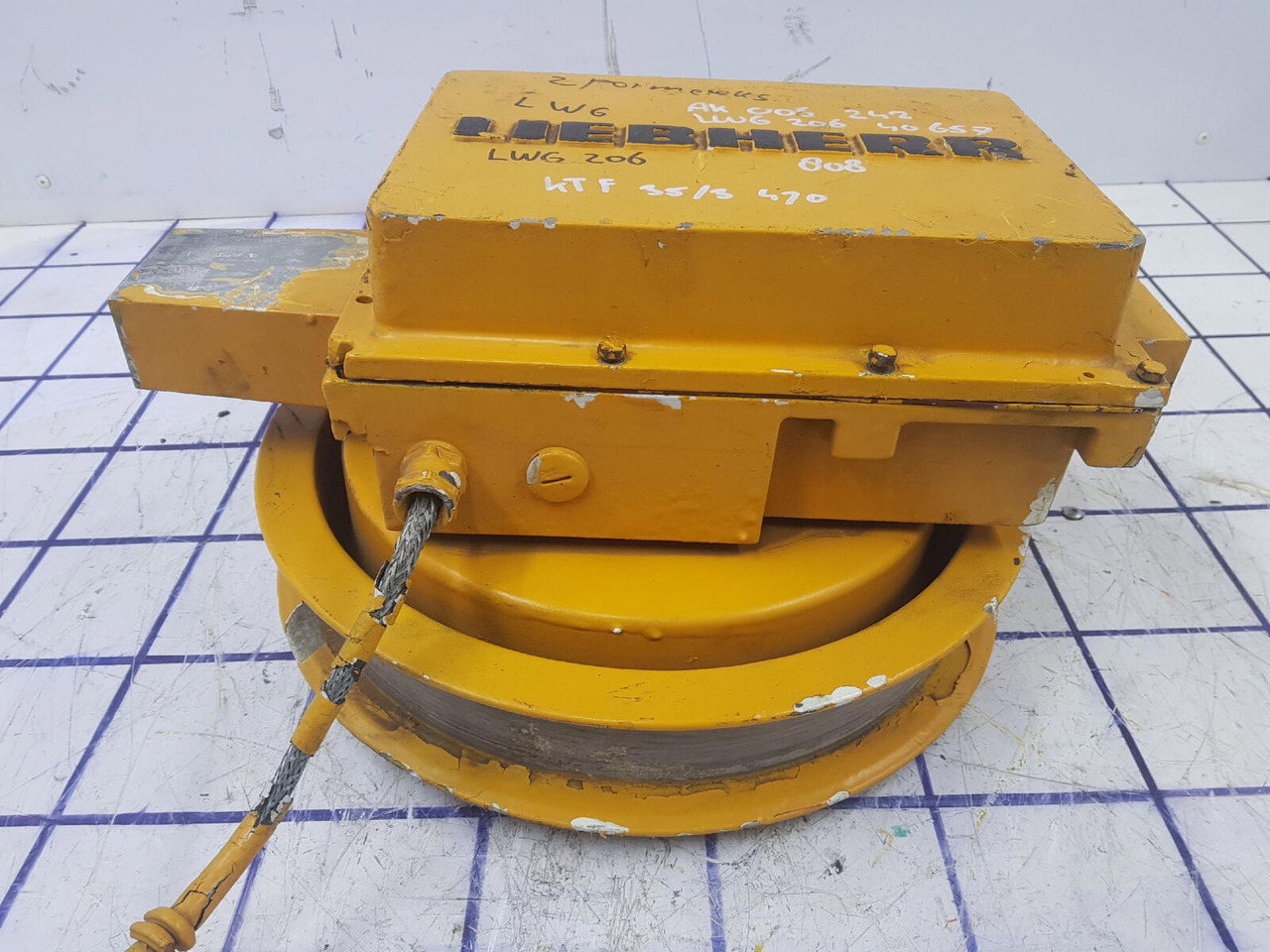 Liebherr lenght indicator LWG 206 - Päällirakenne ja ulkopinta - Ajoneuvonosturi: kuva Liebherr lenght indicator LWG 206 - Päällirakenne ja ulkopinta - Ajoneuvonosturi Liebherr lenght indicator LWG 206 - Päällirakenne ja ulkopinta - Ajoneuvonosturi: kuva Liebherr lenght indicator LWG 206 - Päällirakenne ja ulkopinta - Ajoneuvonosturi