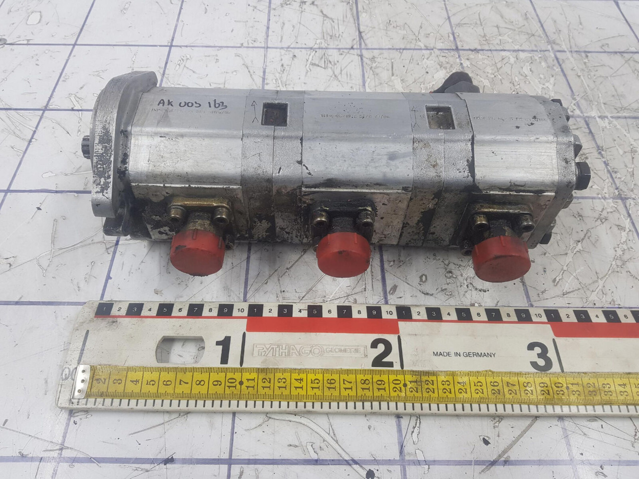 Sauer Sundstrand 3 way gear pump - Hydraulipumppu - Ajoneuvonosturi: kuva Sauer Sundstrand 3 way gear pump - Hydraulipumppu - Ajoneuvonosturi Sauer Sundstrand 3 way gear pump - Hydraulipumppu - Ajoneuvonosturi: kuva Sauer Sundstrand 3 way gear pump - Hydraulipumppu - Ajoneuvonosturi