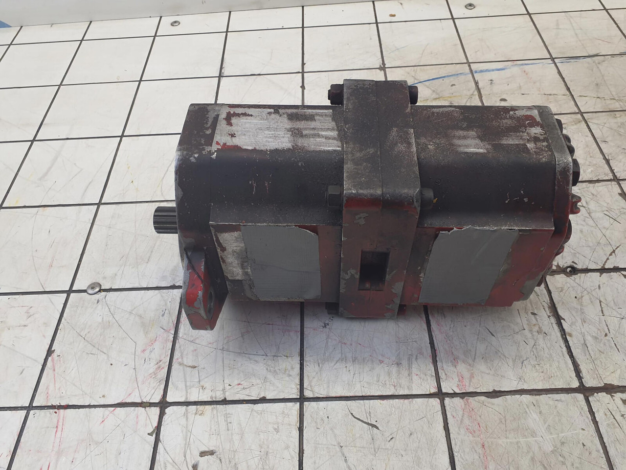 Sundstrand dual gear pump - Hydraulipumppu - Ajoneuvonosturi: kuva Sundstrand dual gear pump - Hydraulipumppu - Ajoneuvonosturi Sundstrand dual gear pump - Hydraulipumppu - Ajoneuvonosturi: kuva Sundstrand dual gear pump - Hydraulipumppu - Ajoneuvonosturi