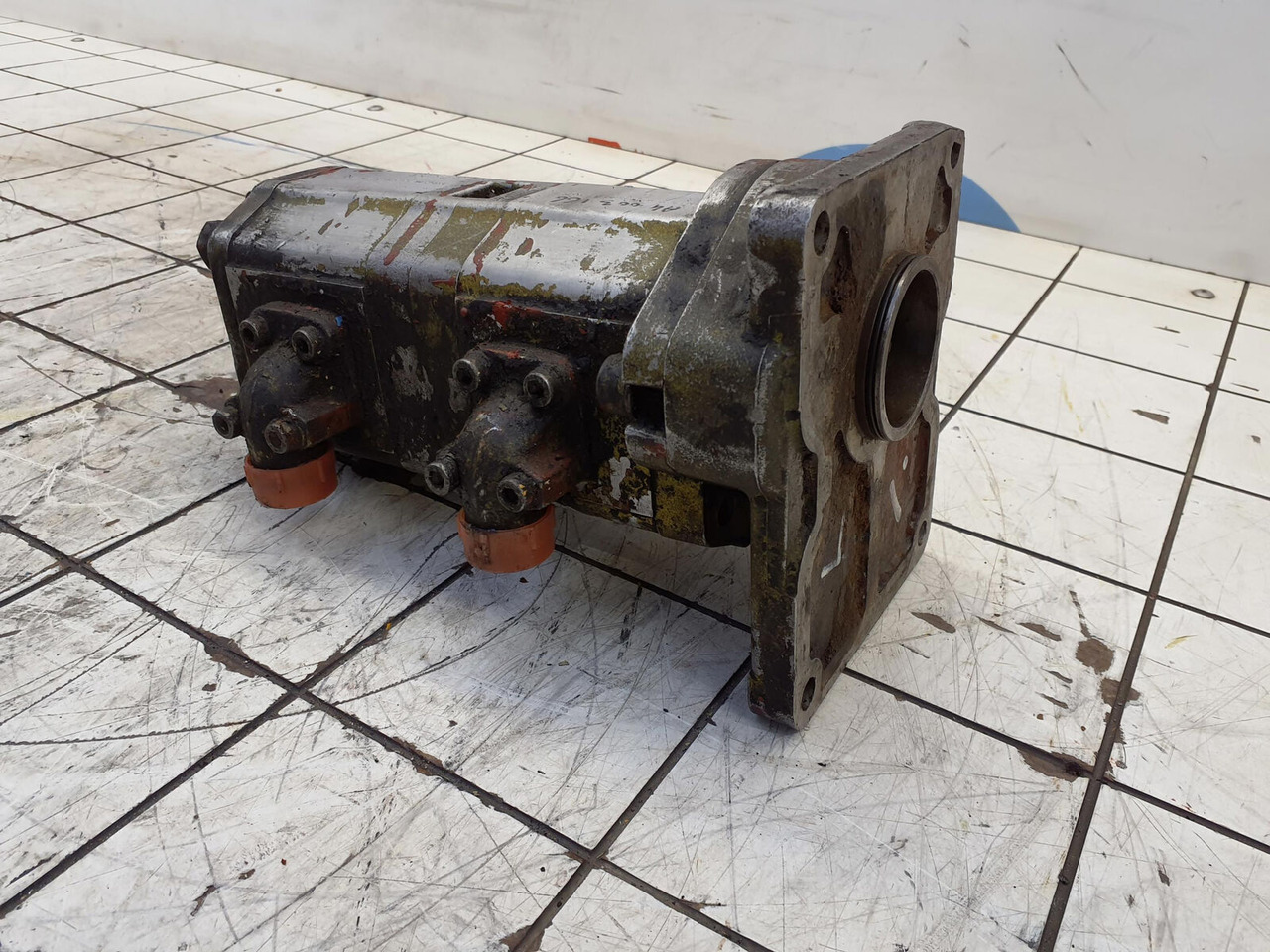 Sundstrand dual gear pump - Hydraulipumppu - Nosturi: kuva Sundstrand dual gear pump - Hydraulipumppu - Nosturi Sundstrand dual gear pump - Hydraulipumppu - Nosturi: kuva Sundstrand dual gear pump - Hydraulipumppu - Nosturi