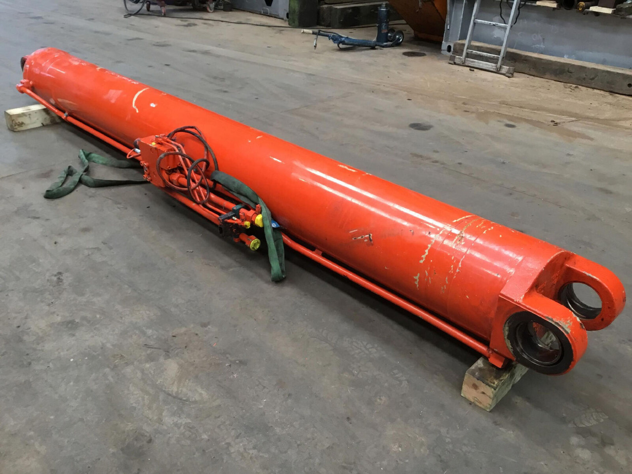 Terex AC 100 boom cylinder - Hydraulisylinteri - Ajoneuvonosturi: kuva Terex AC 100 boom cylinder - Hydraulisylinteri - Ajoneuvonosturi Terex AC 100 boom cylinder - Hydraulisylinteri - Ajoneuvonosturi: kuva Terex AC 100 boom cylinder - Hydraulisylinteri - Ajoneuvonosturi