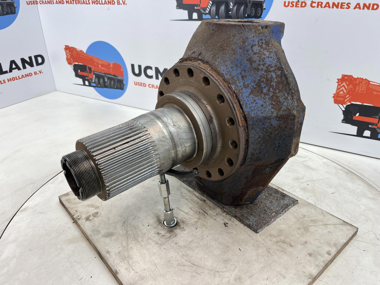Terex AC 155, AC 205 Steering knuckle 16 holes - Olka-akseli - Ajoneuvonosturi: kuva Terex AC 155, AC 205 Steering knuckle 16 holes - Olka-akseli - Ajoneuvonosturi Terex AC 155, AC 205 Steering knuckle 16 holes - Olka-akseli - Ajoneuvonosturi: kuva Terex AC 155, AC 205 Steering knuckle 16 holes - Olka-akseli - Ajoneuvonosturi