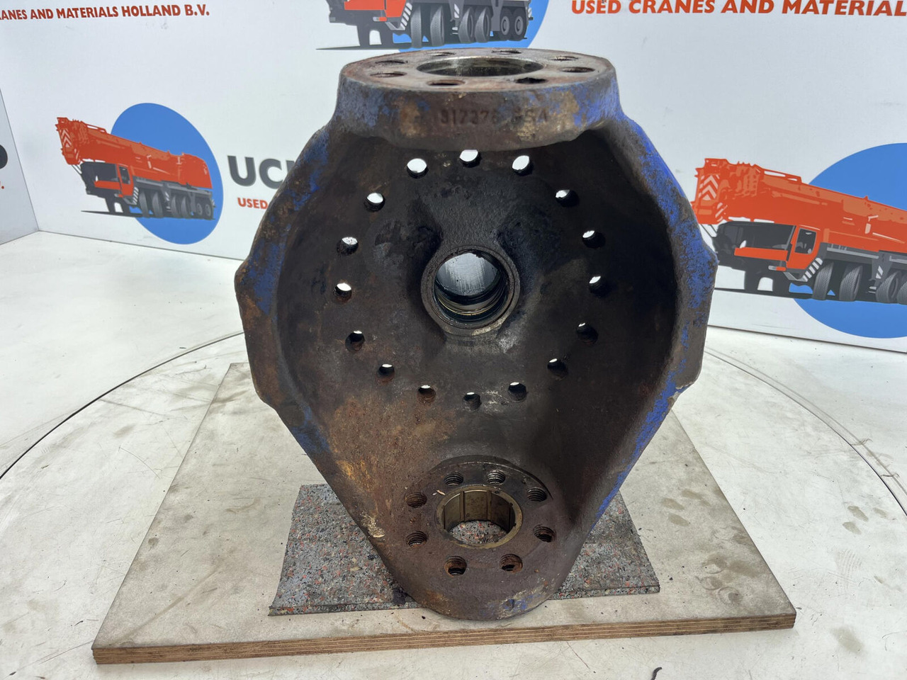 Terex AC 155, AC 205 Steering knuckle 16 holes - Olka-akseli - Ajoneuvonosturi: kuva Terex AC 155, AC 205 Steering knuckle 16 holes - Olka-akseli - Ajoneuvonosturi Terex AC 155, AC 205 Steering knuckle 16 holes - Olka-akseli - Ajoneuvonosturi: kuva Terex AC 155, AC 205 Steering knuckle 16 holes - Olka-akseli - Ajoneuvonosturi