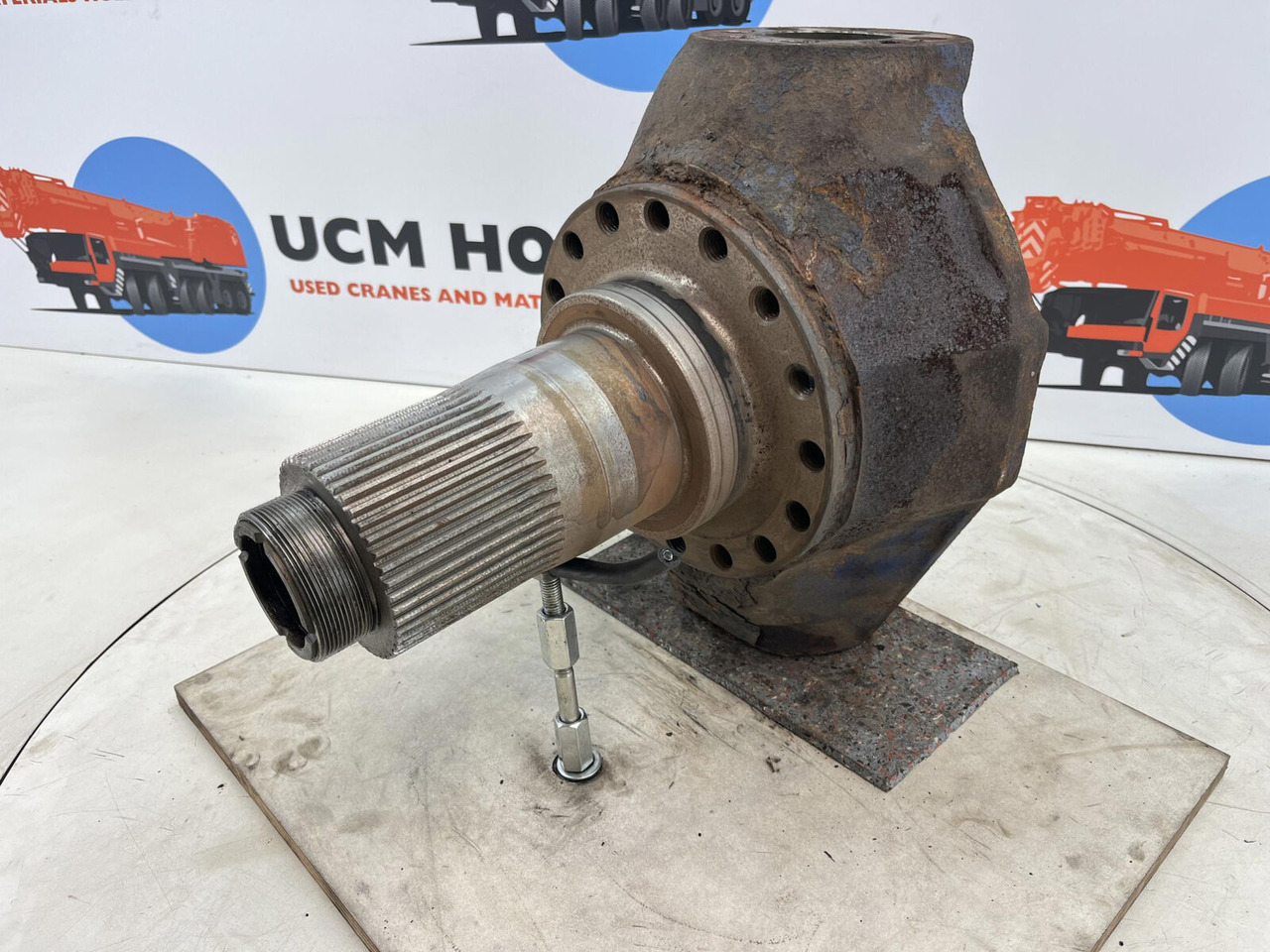 Terex AC 155, AC 205 Steering knuckle 16 holes - Olka-akseli - Ajoneuvonosturi: kuva Terex AC 155, AC 205 Steering knuckle 16 holes - Olka-akseli - Ajoneuvonosturi Terex AC 155, AC 205 Steering knuckle 16 holes - Olka-akseli - Ajoneuvonosturi: kuva Terex AC 155, AC 205 Steering knuckle 16 holes - Olka-akseli - Ajoneuvonosturi