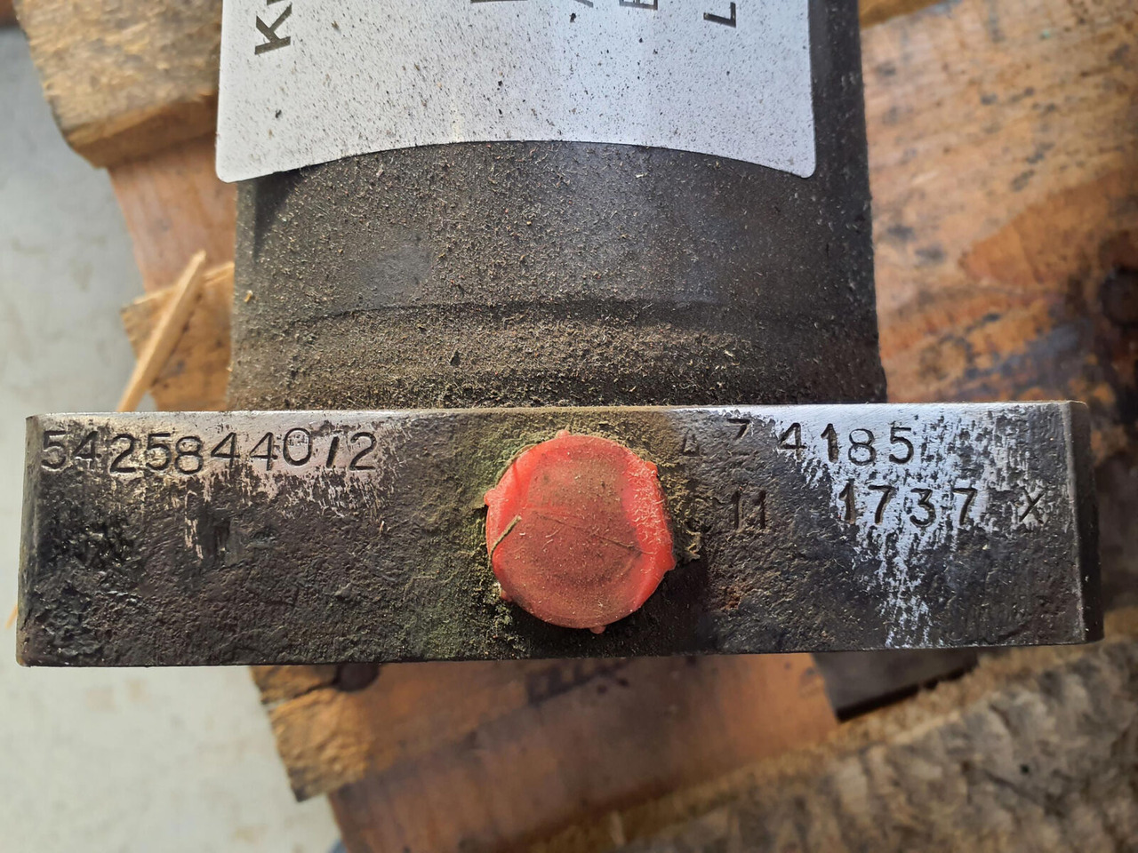 Terex AC 155 counterweight lift cylinder - Hydraulisylinteri - Ajoneuvonosturi: kuva Terex AC 155 counterweight lift cylinder - Hydraulisylinteri - Ajoneuvonosturi Terex AC 155 counterweight lift cylinder - Hydraulisylinteri - Ajoneuvonosturi: kuva Terex AC 155 counterweight lift cylinder - Hydraulisylinteri - Ajoneuvonosturi