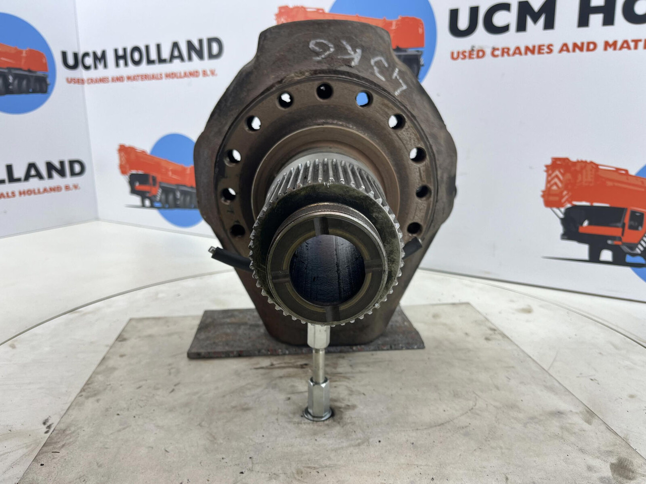 Terex AC 155 steering knuckle 16 holes axle 3 - Olka-akseli - Ajoneuvonosturi: kuva Terex AC 155 steering knuckle 16 holes axle 3 - Olka-akseli - Ajoneuvonosturi Terex AC 155 steering knuckle 16 holes axle 3 - Olka-akseli - Ajoneuvonosturi: kuva Terex AC 155 steering knuckle 16 holes axle 3 - Olka-akseli - Ajoneuvonosturi