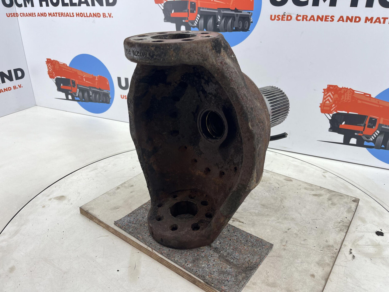 Terex AC 155 steering knuckle 16 holes axle 3 - Olka-akseli - Ajoneuvonosturi: kuva Terex AC 155 steering knuckle 16 holes axle 3 - Olka-akseli - Ajoneuvonosturi Terex AC 155 steering knuckle 16 holes axle 3 - Olka-akseli - Ajoneuvonosturi: kuva Terex AC 155 steering knuckle 16 holes axle 3 - Olka-akseli - Ajoneuvonosturi
