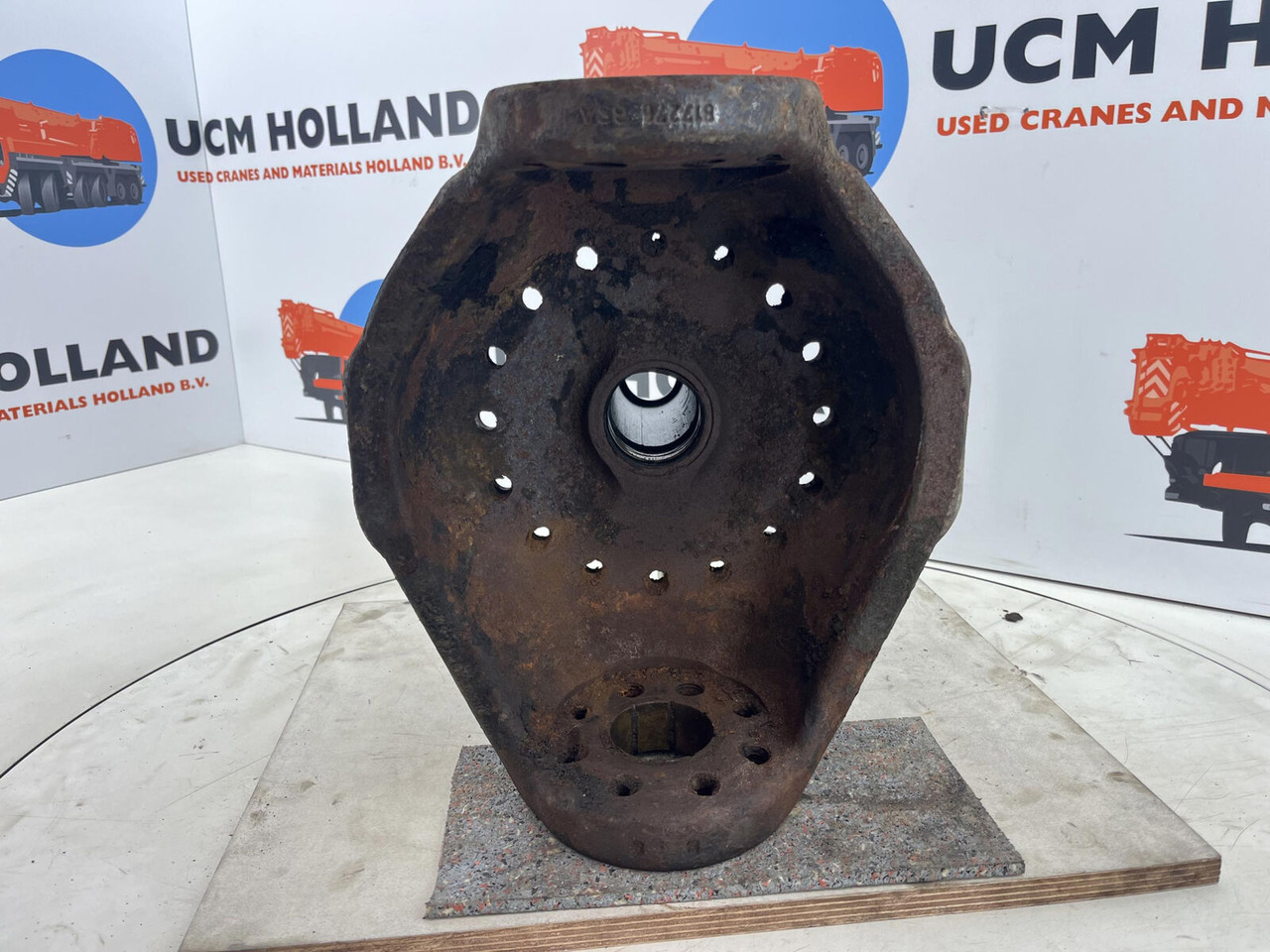 Terex AC 155 steering knuckle 16 holes axle 3 - Olka-akseli - Ajoneuvonosturi: kuva Terex AC 155 steering knuckle 16 holes axle 3 - Olka-akseli - Ajoneuvonosturi Terex AC 155 steering knuckle 16 holes axle 3 - Olka-akseli - Ajoneuvonosturi: kuva Terex AC 155 steering knuckle 16 holes axle 3 - Olka-akseli - Ajoneuvonosturi