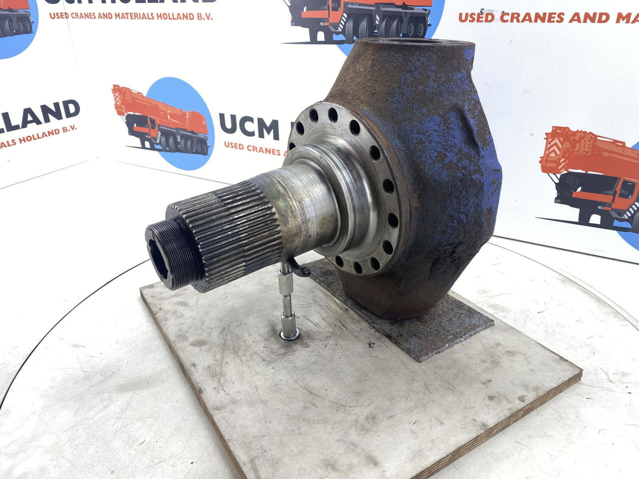 Terex AC 205 Steering knuckle 16 holes - Olka-akseli - Ajoneuvonosturi: kuva Terex AC 205 Steering knuckle 16 holes - Olka-akseli - Ajoneuvonosturi Terex AC 205 Steering knuckle 16 holes - Olka-akseli - Ajoneuvonosturi: kuva Terex AC 205 Steering knuckle 16 holes - Olka-akseli - Ajoneuvonosturi