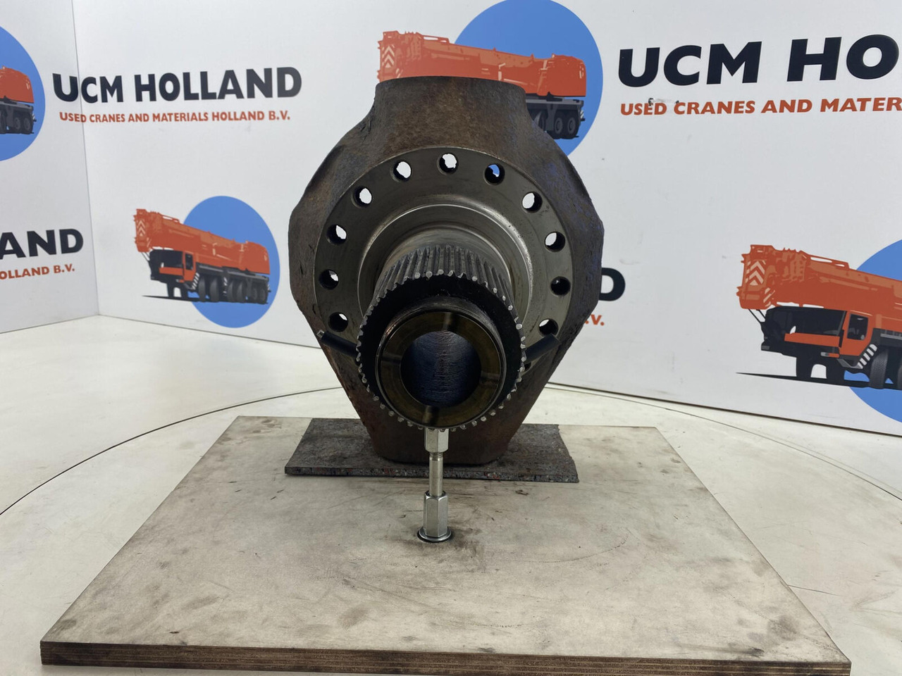 Terex AC 205 Steering knuckle 16 holes - Olka-akseli - Ajoneuvonosturi: kuva Terex AC 205 Steering knuckle 16 holes - Olka-akseli - Ajoneuvonosturi Terex AC 205 Steering knuckle 16 holes - Olka-akseli - Ajoneuvonosturi: kuva Terex AC 205 Steering knuckle 16 holes - Olka-akseli - Ajoneuvonosturi