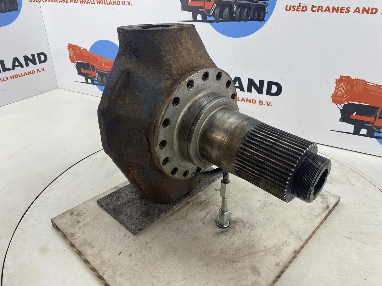 Terex AC 205 Steering knuckle 16 holes - Olka-akseli - Ajoneuvonosturi: kuva Terex AC 205 Steering knuckle 16 holes - Olka-akseli - Ajoneuvonosturi Terex AC 205 Steering knuckle 16 holes - Olka-akseli - Ajoneuvonosturi: kuva Terex AC 205 Steering knuckle 16 holes - Olka-akseli - Ajoneuvonosturi