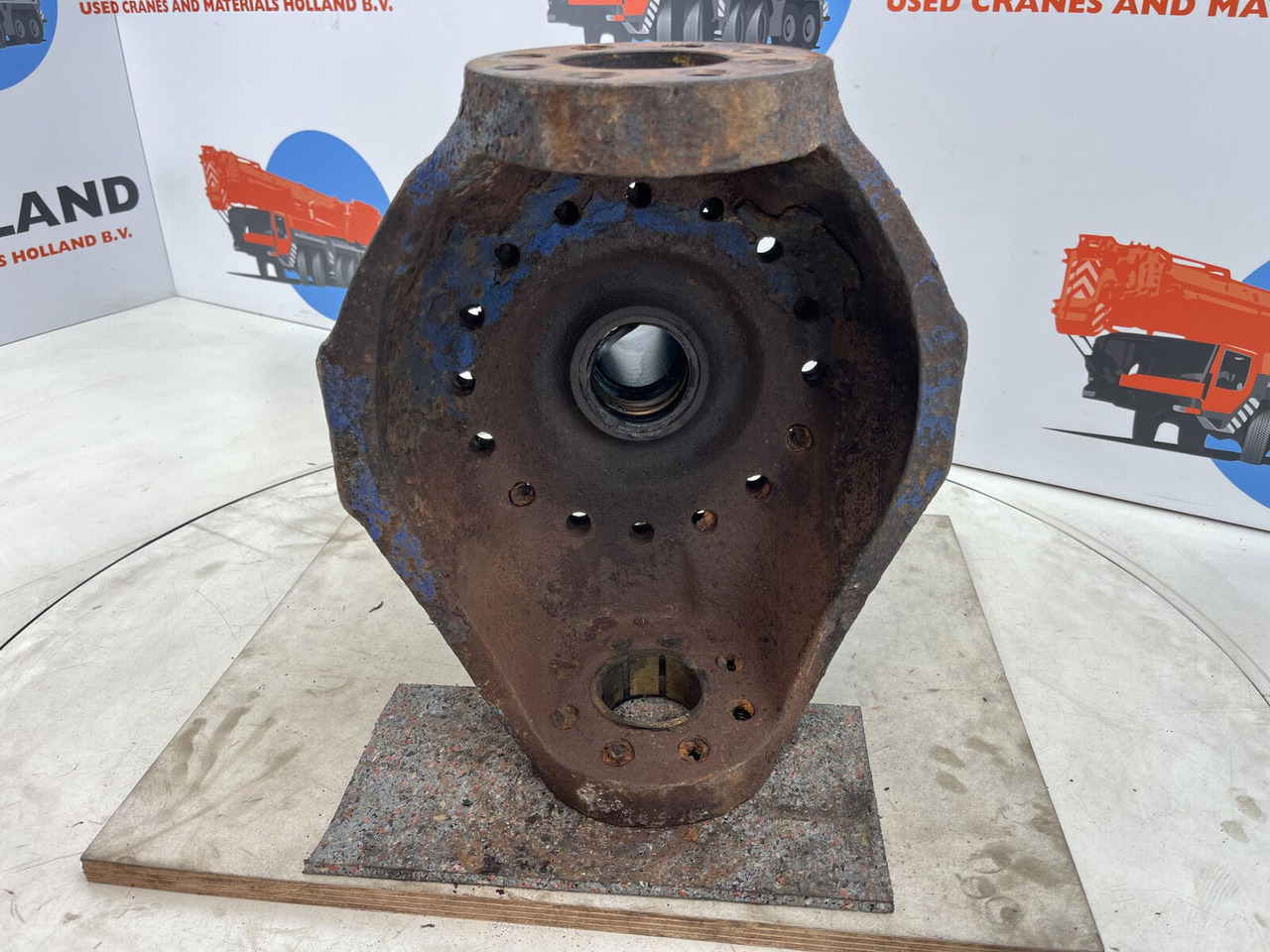 Terex AC 205 Steering knuckle 16 holes axle 4 - Olka-akseli - Ajoneuvonosturi: kuva Terex AC 205 Steering knuckle 16 holes axle 4 - Olka-akseli - Ajoneuvonosturi Terex AC 205 Steering knuckle 16 holes axle 4 - Olka-akseli - Ajoneuvonosturi: kuva Terex AC 205 Steering knuckle 16 holes axle 4 - Olka-akseli - Ajoneuvonosturi