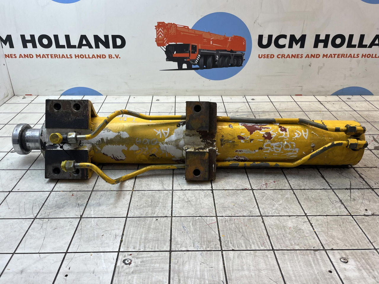 Terex AC 50 / AC 155 support cylinder front - Hydraulisylinteri - Ajoneuvonosturi: kuva Terex AC 50 / AC 155 support cylinder front - Hydraulisylinteri - Ajoneuvonosturi Terex AC 50 / AC 155 support cylinder front - Hydraulisylinteri - Ajoneuvonosturi: kuva Terex AC 50 / AC 155 support cylinder front - Hydraulisylinteri - Ajoneuvonosturi