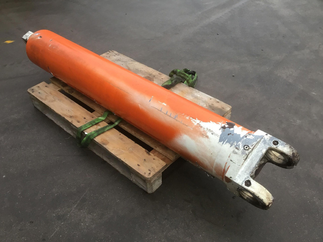 Terex AC 75 boom lift cylinder - Hydraulisylinteri - Ajoneuvonosturi: kuva Terex AC 75 boom lift cylinder - Hydraulisylinteri - Ajoneuvonosturi Terex AC 75 boom lift cylinder - Hydraulisylinteri - Ajoneuvonosturi: kuva Terex AC 75 boom lift cylinder - Hydraulisylinteri - Ajoneuvonosturi