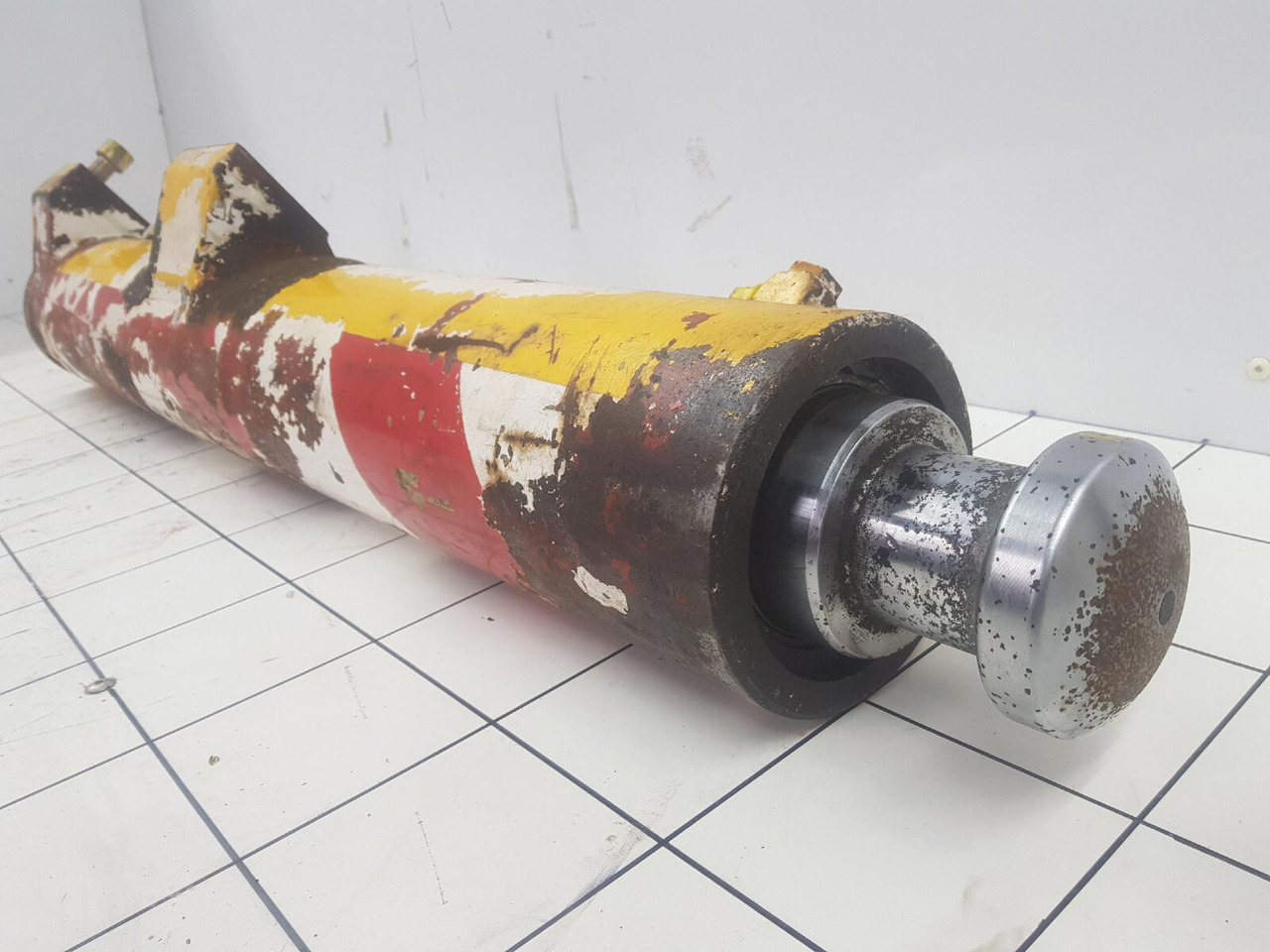 Terex AC50 / AC155 support cylinder - Hydraulisylinteri - Ajoneuvonosturi: kuva Terex AC50 / AC155 support cylinder - Hydraulisylinteri - Ajoneuvonosturi Terex AC50 / AC155 support cylinder - Hydraulisylinteri - Ajoneuvonosturi: kuva Terex AC50 / AC155 support cylinder - Hydraulisylinteri - Ajoneuvonosturi