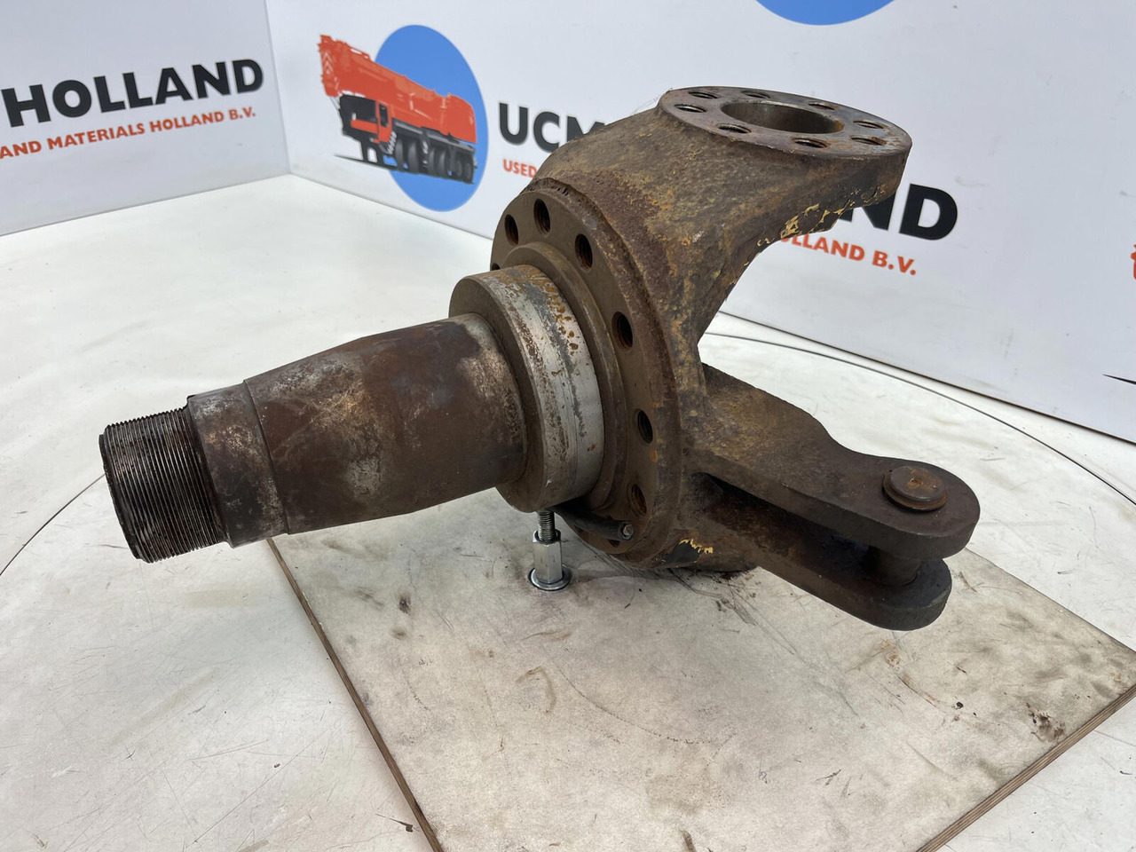 Terex HC 340 Steering knuckle 12 holes axle 1 - Olka-akseli - Ajoneuvonosturi: kuva Terex HC 340 Steering knuckle 12 holes axle 1 - Olka-akseli - Ajoneuvonosturi Terex HC 340 Steering knuckle 12 holes axle 1 - Olka-akseli - Ajoneuvonosturi: kuva Terex HC 340 Steering knuckle 12 holes axle 1 - Olka-akseli - Ajoneuvonosturi