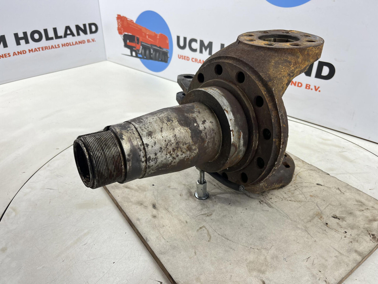 Terex HC 340 Steering knuckle 12 holes axle 2 - Olka-akseli - Ajoneuvonosturi: kuva Terex HC 340 Steering knuckle 12 holes axle 2 - Olka-akseli - Ajoneuvonosturi Terex HC 340 Steering knuckle 12 holes axle 2 - Olka-akseli - Ajoneuvonosturi: kuva Terex HC 340 Steering knuckle 12 holes axle 2 - Olka-akseli - Ajoneuvonosturi