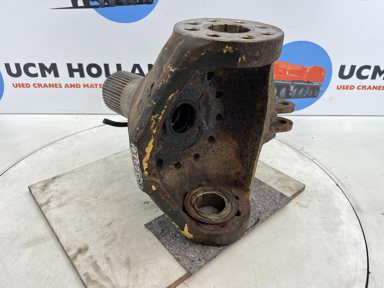 Terex HC 340 Steering knuckle 12 holes axle 6 - Olka-akseli - Ajoneuvonosturi: kuva Terex HC 340 Steering knuckle 12 holes axle 6 - Olka-akseli - Ajoneuvonosturi Terex HC 340 Steering knuckle 12 holes axle 6 - Olka-akseli - Ajoneuvonosturi: kuva Terex HC 340 Steering knuckle 12 holes axle 6 - Olka-akseli - Ajoneuvonosturi
