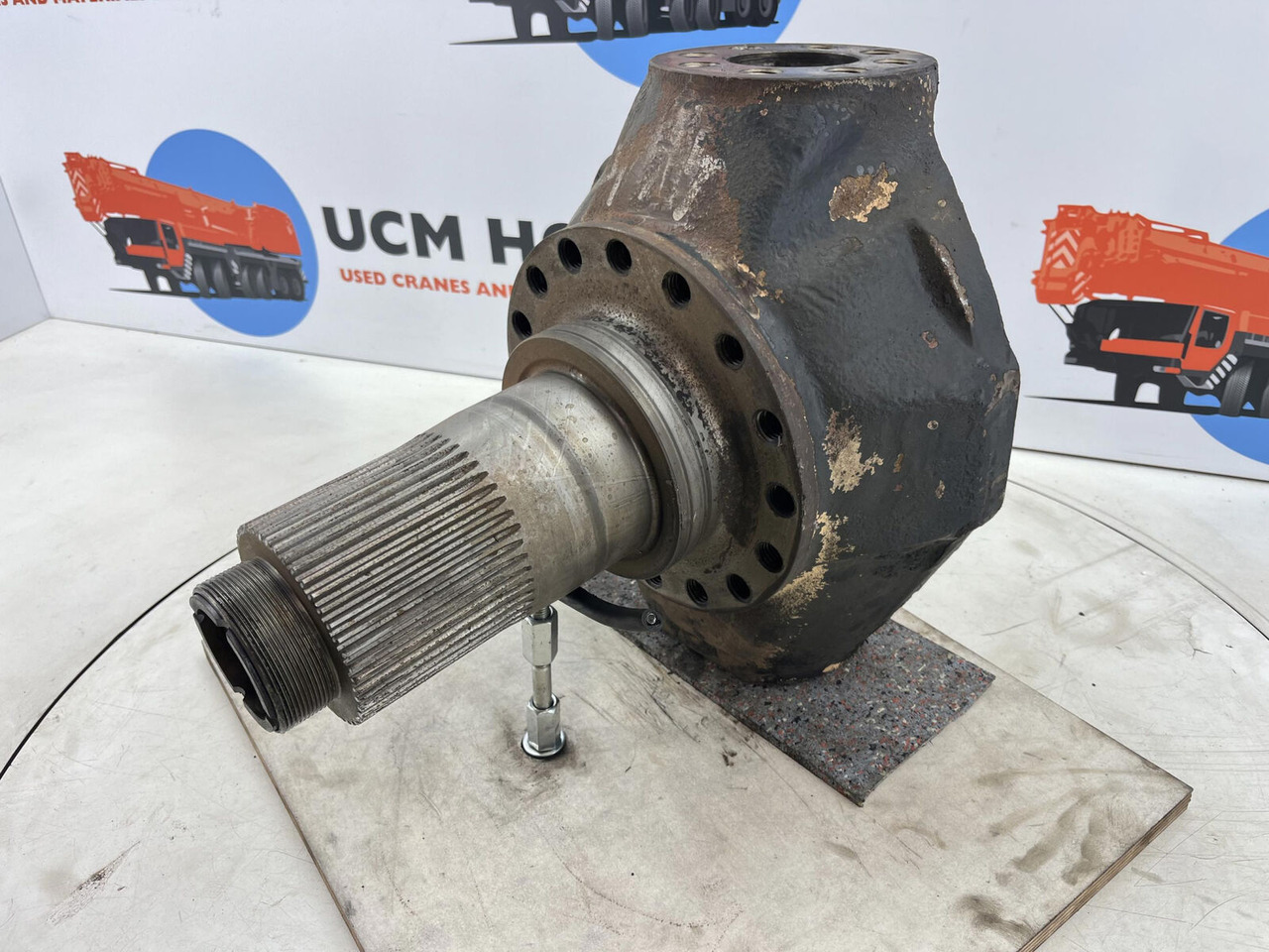 Terex PPM 480 ATT steering knuckle 16 holes axle 1 - Olka-akseli - Ajoneuvonosturi: kuva Terex PPM 480 ATT steering knuckle 16 holes axle 1 - Olka-akseli - Ajoneuvonosturi Terex PPM 480 ATT steering knuckle 16 holes axle 1 - Olka-akseli - Ajoneuvonosturi: kuva Terex PPM 480 ATT steering knuckle 16 holes axle 1 - Olka-akseli - Ajoneuvonosturi